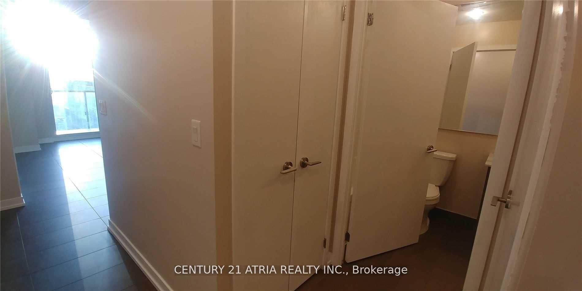 170 Fort York Boulevard 806, Toronto, ON M5V 0E6 photo 3