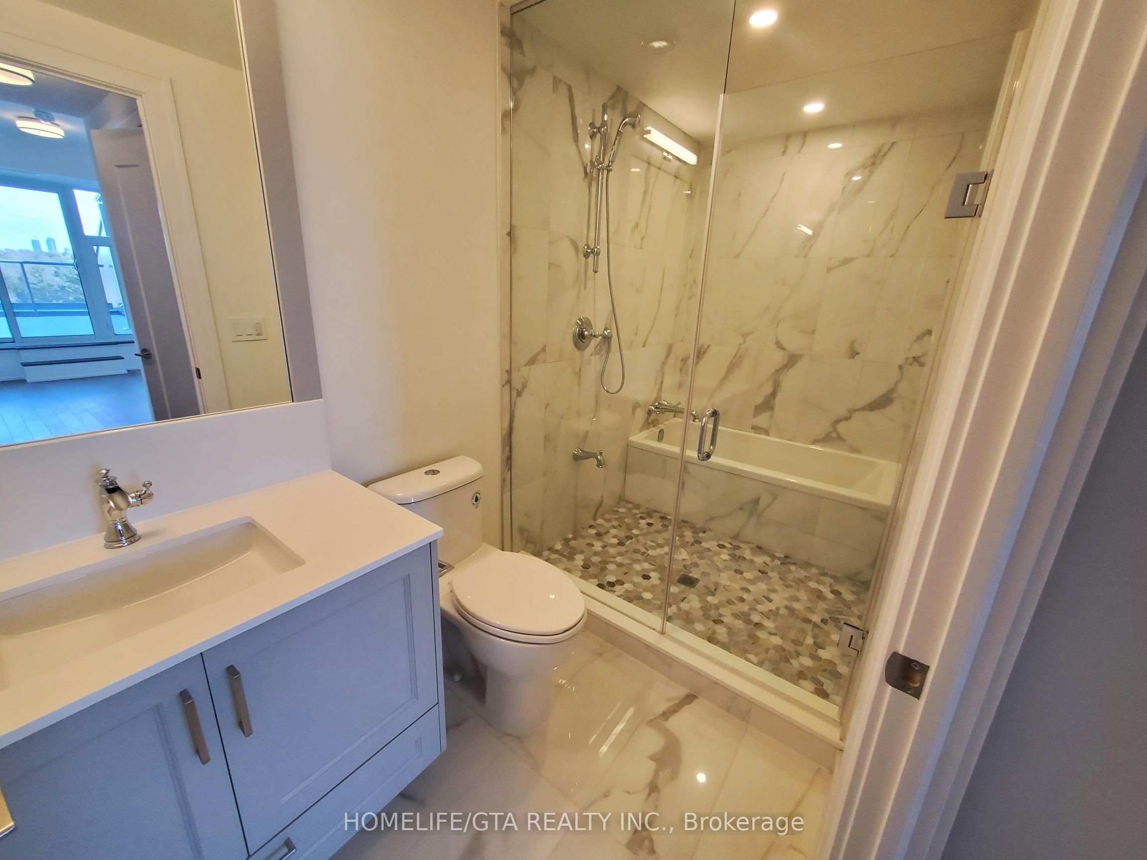 25 Adra Grado Way 819, Toronto, ON M2J 0H6 photo 4