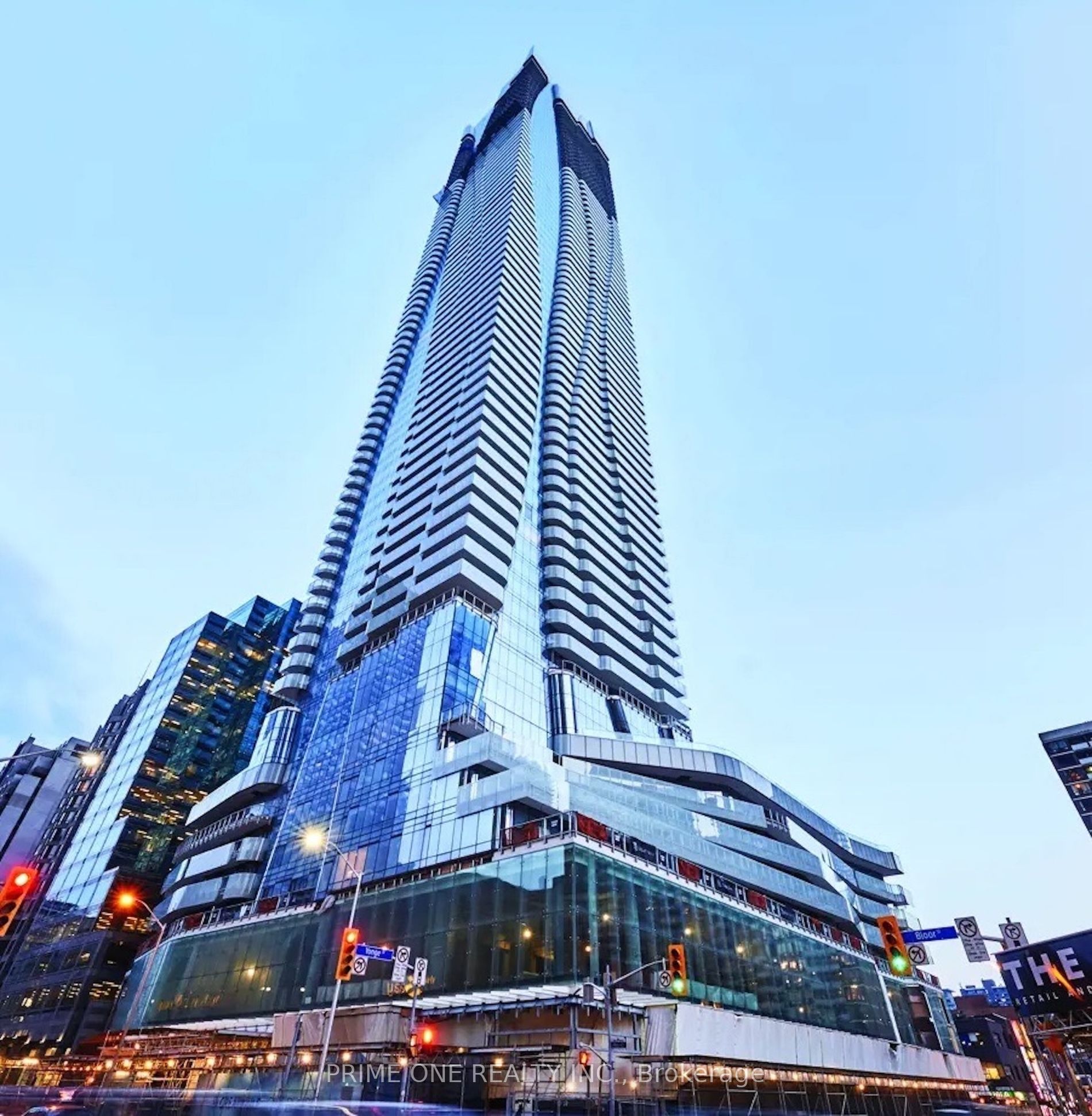 1 Bloor Street E 1704, Toronto, ON M4W 0A8 photo 2