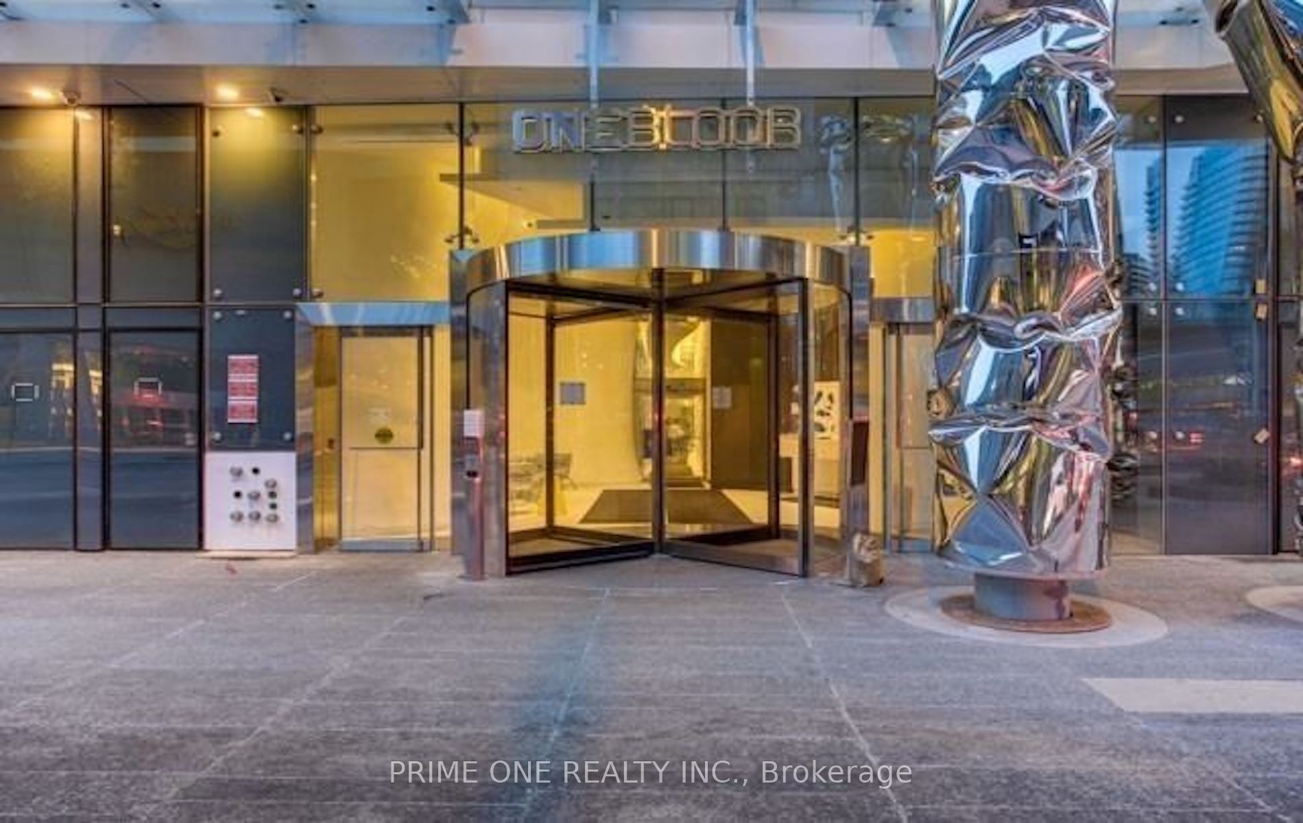 1 Bloor Street E 1704, Toronto, ON M4W 0A8 photo 3
