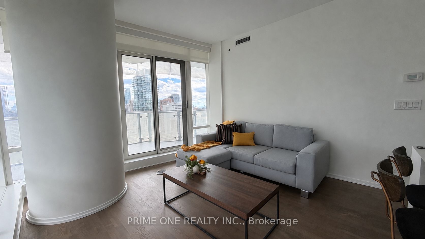 1 Bloor Street E 1704, Toronto, ON M4W 0A8 photo 5