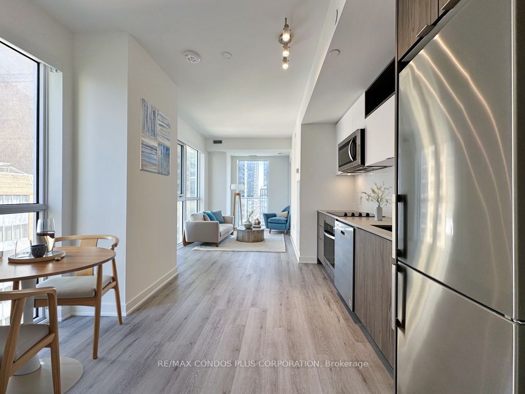 100 Dalhousie Street 907, Toronto, ON M5B 0C7 photo 2