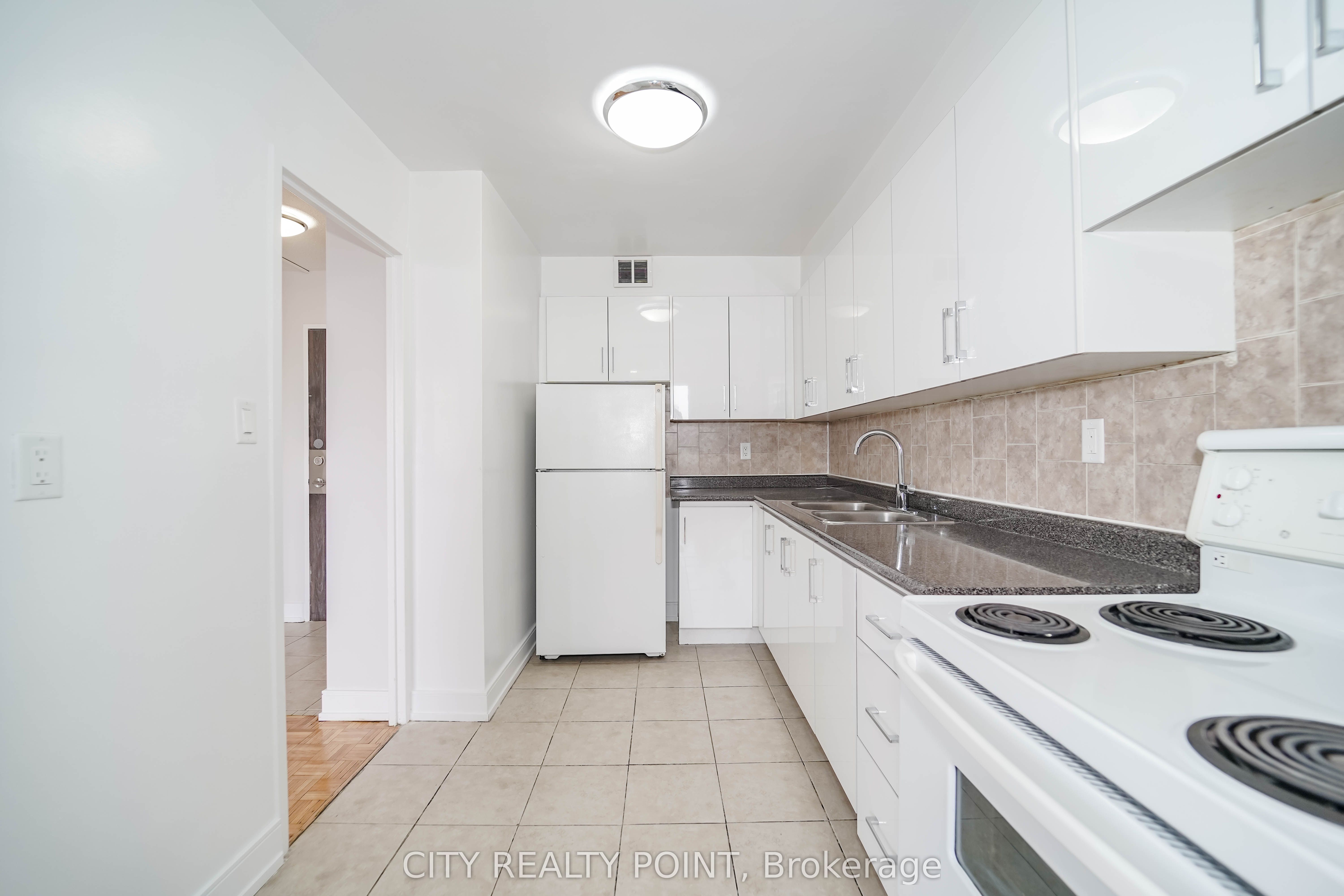 6200 Bathurst Street 1008, Toronto, ON M2R 2A3 photo 4