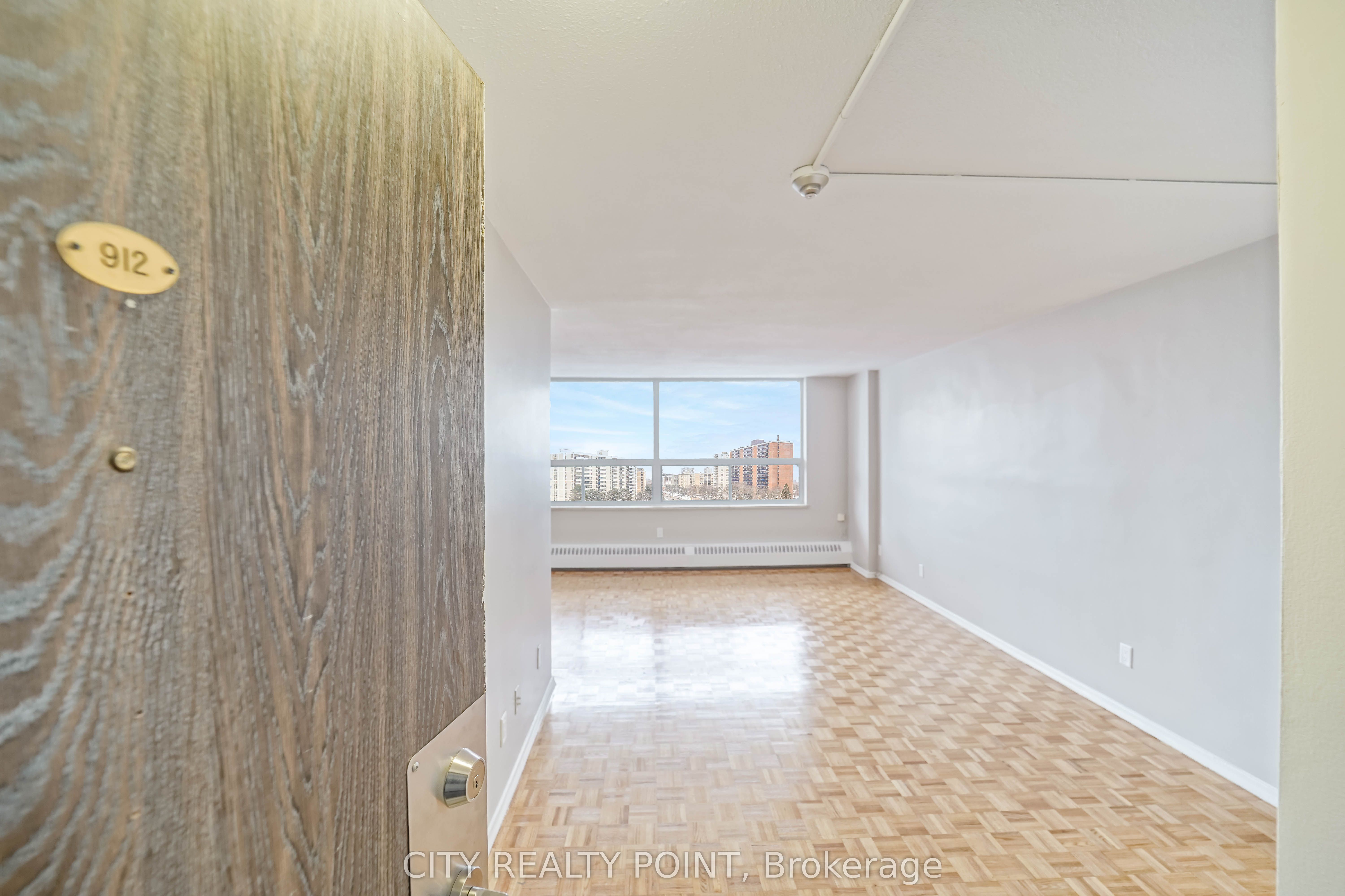 6200 Bathurst Street 503, Toronto, ON M2R 2A3 photo 2