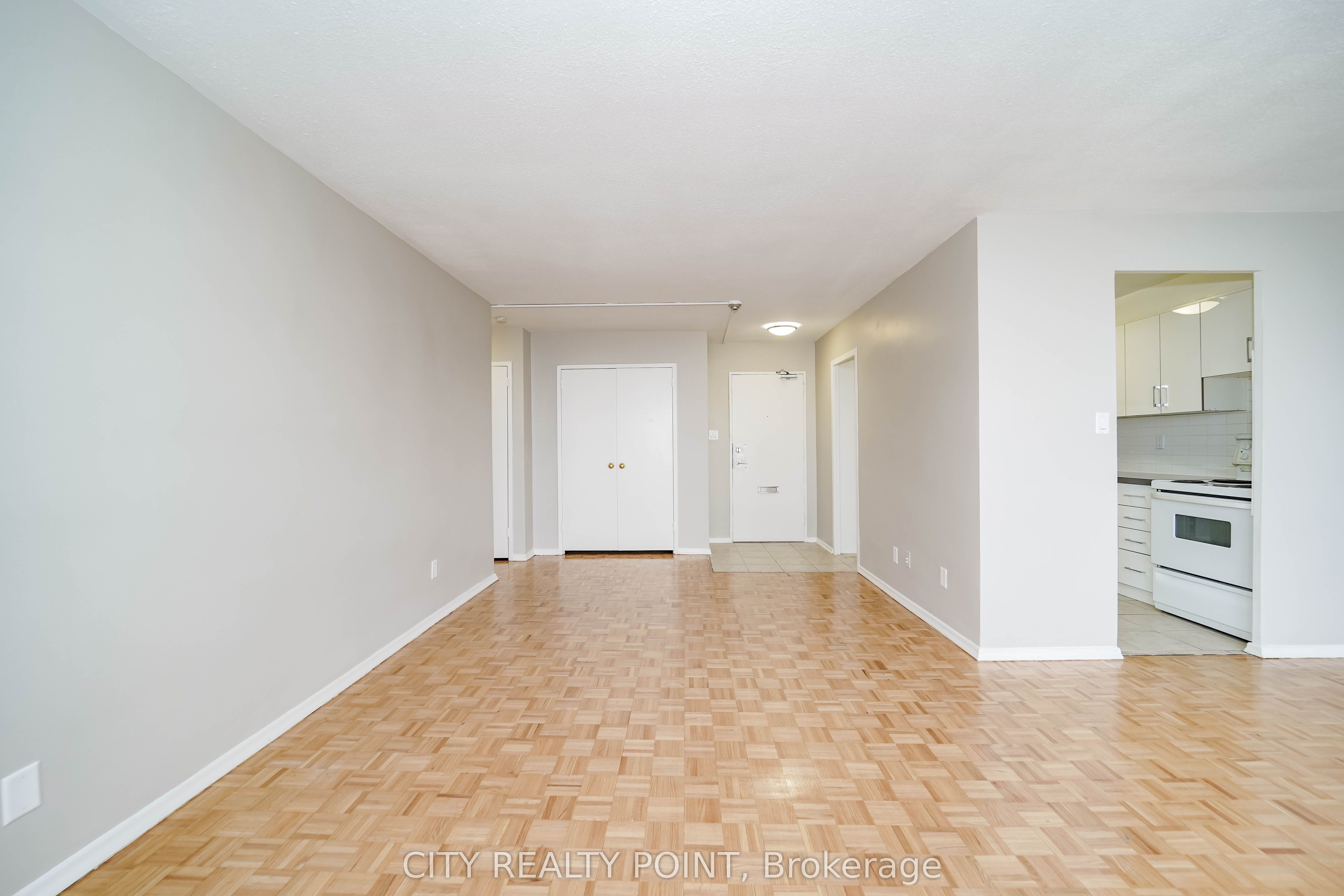 6200 Bathurst Street 503, Toronto, ON M2R 2A3 photo 3