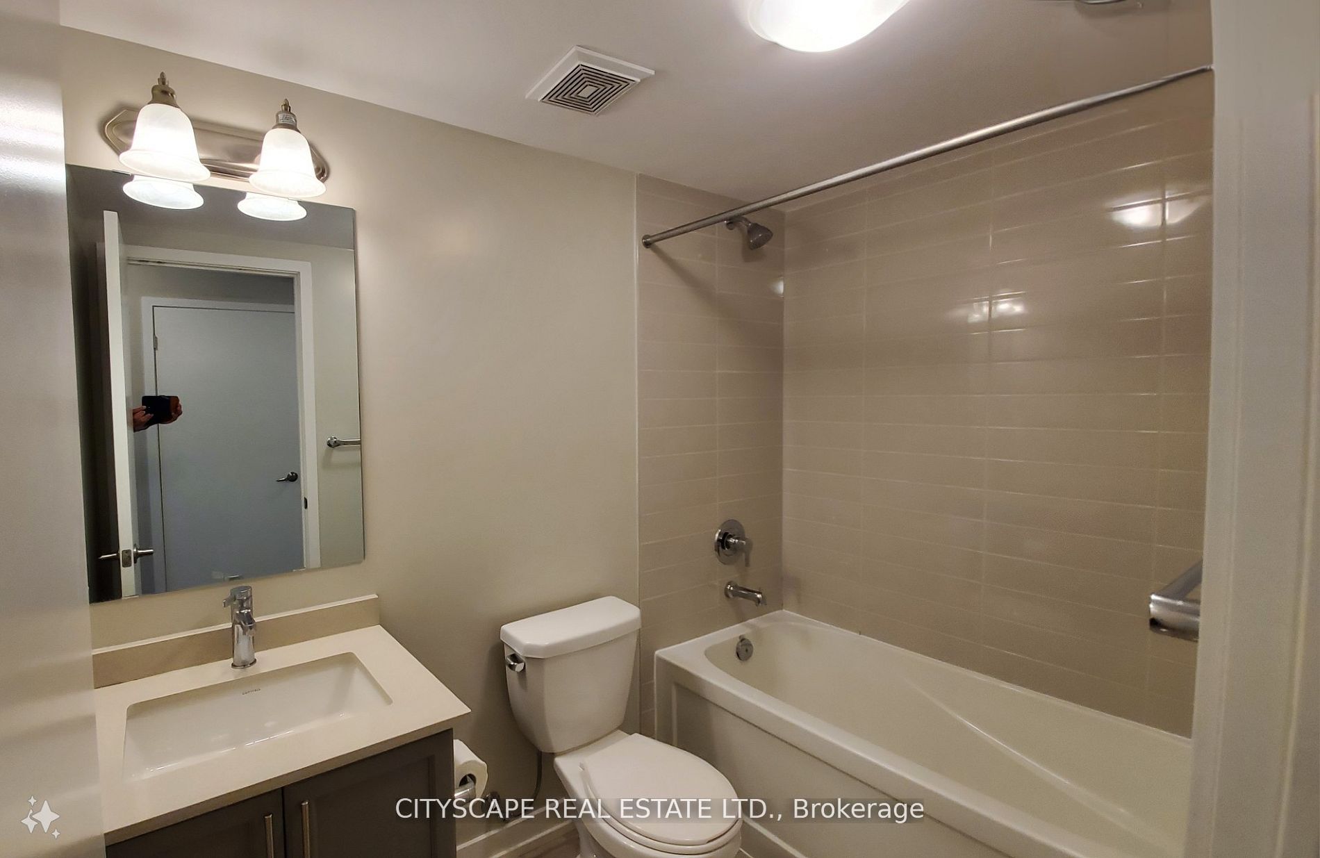 31 Florence Street 9, Toronto, ON M6K 1P4 photo 2