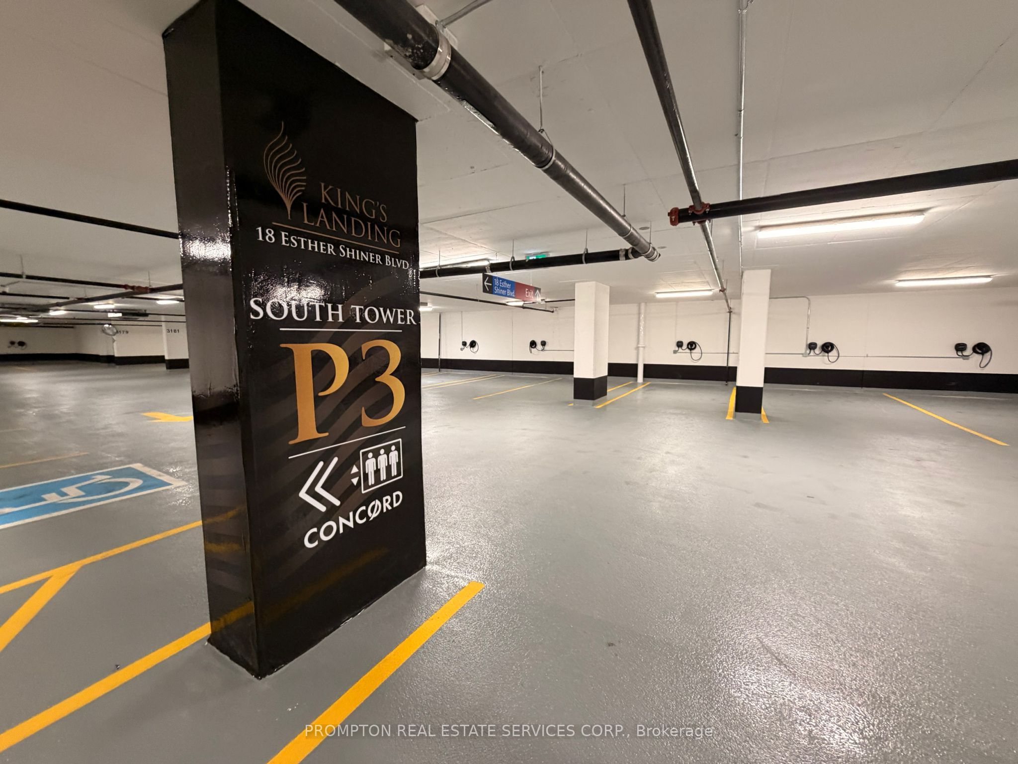 18 Esther Shiner Boulevard 1816, Toronto, ON M2K 0J7 photo 2