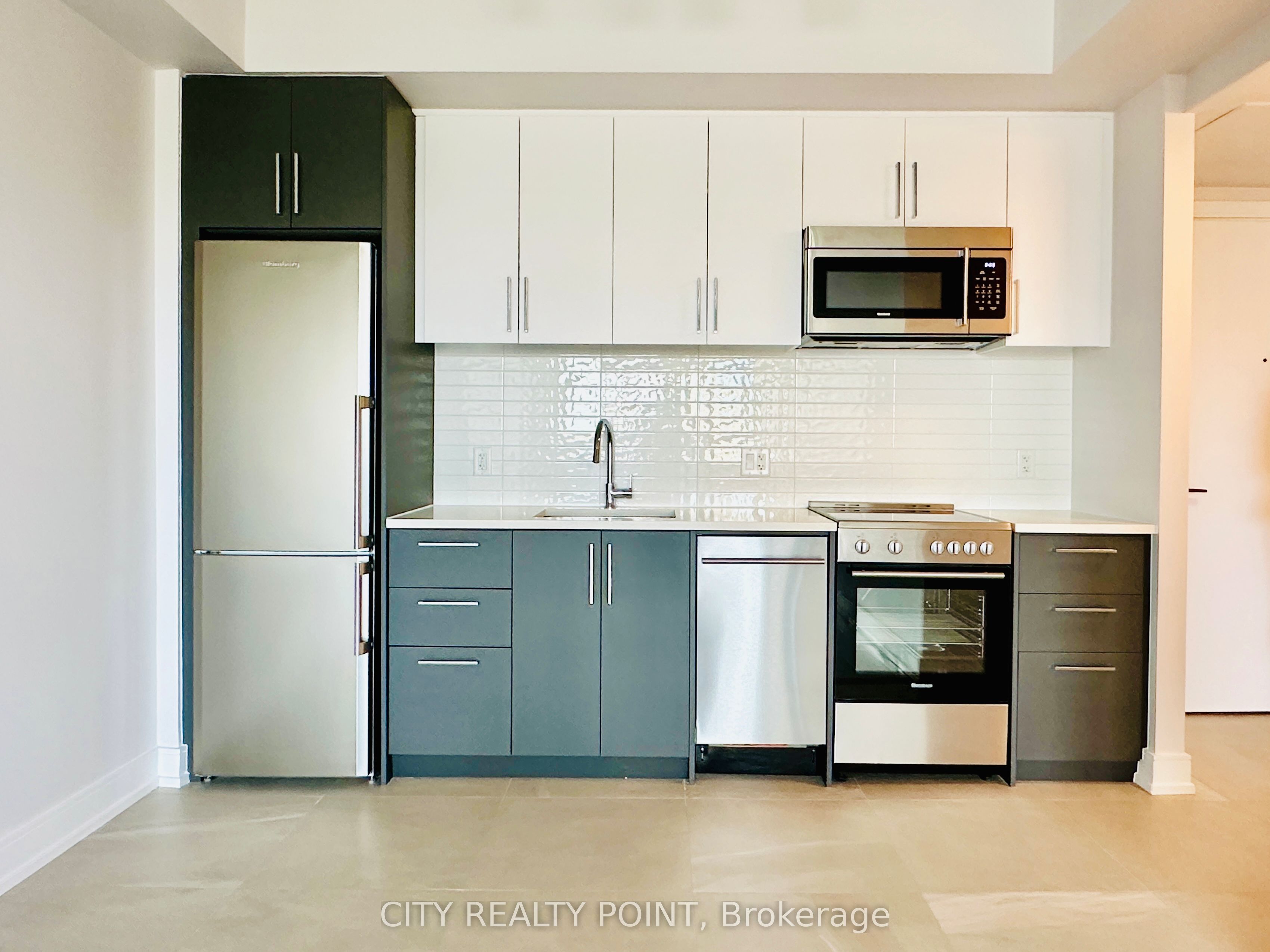 2525 Bathurst Street 1010, Toronto, ON M6B 2Y9