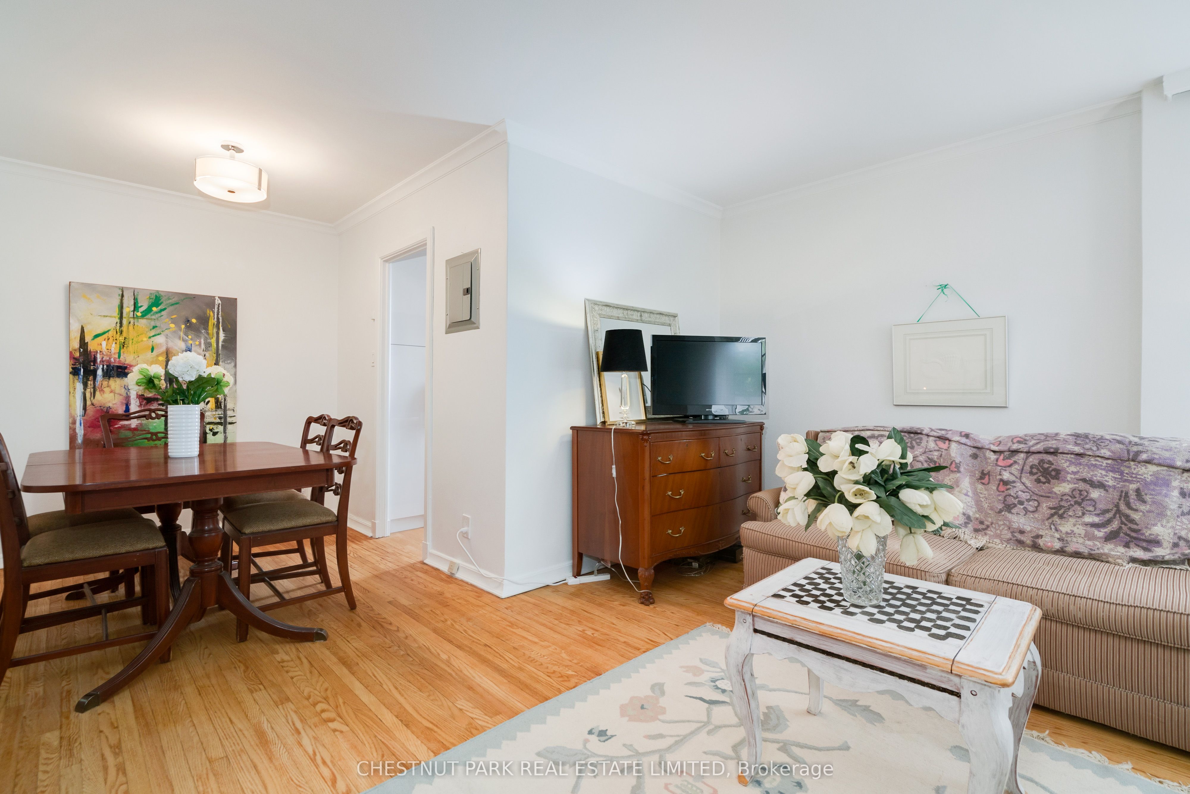 707 Eglinton Avenue W 403, Toronto, ON M5N 1C8 photo 5