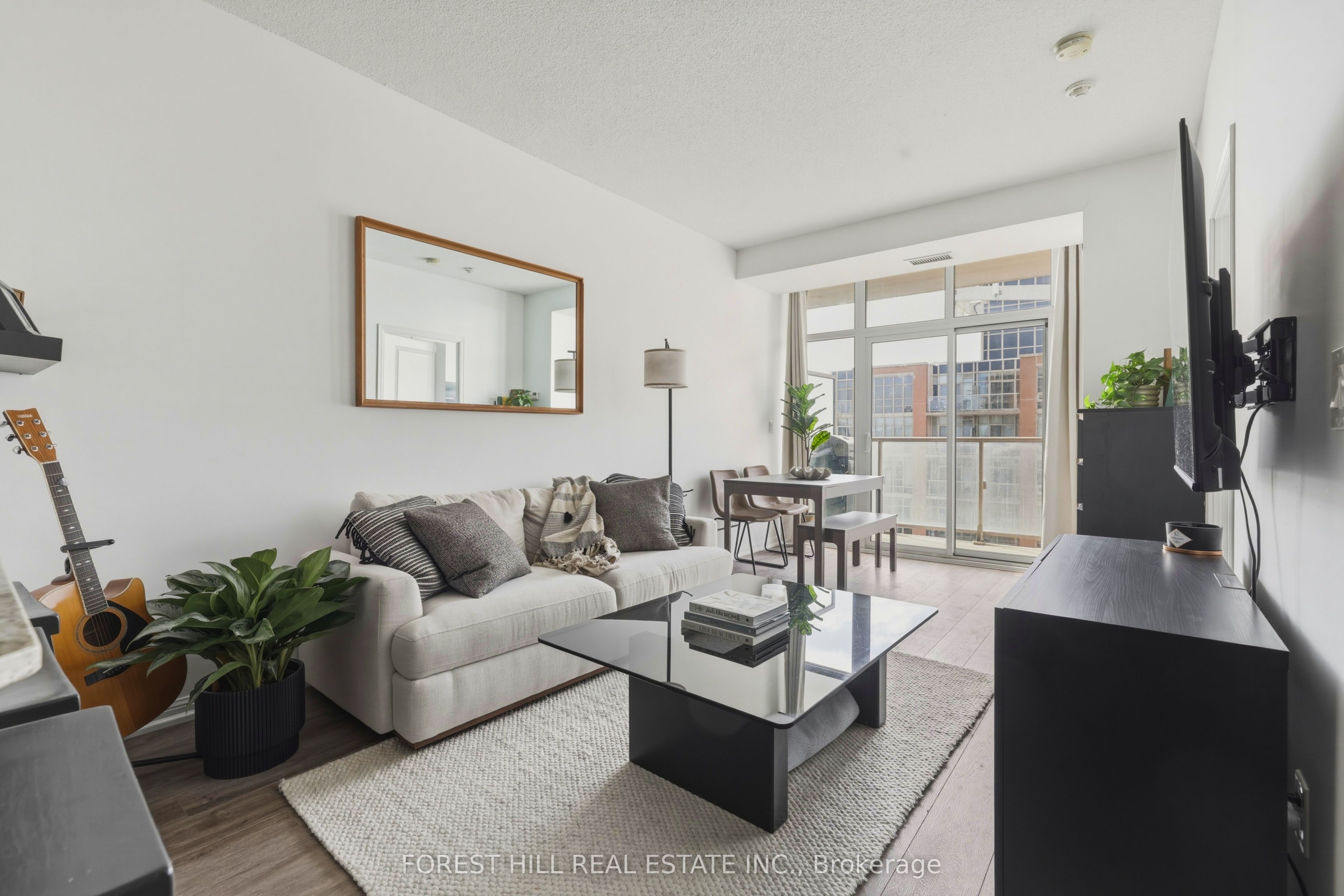 75 East Liberty Street 2207, Toronto, ON M6K 3R3