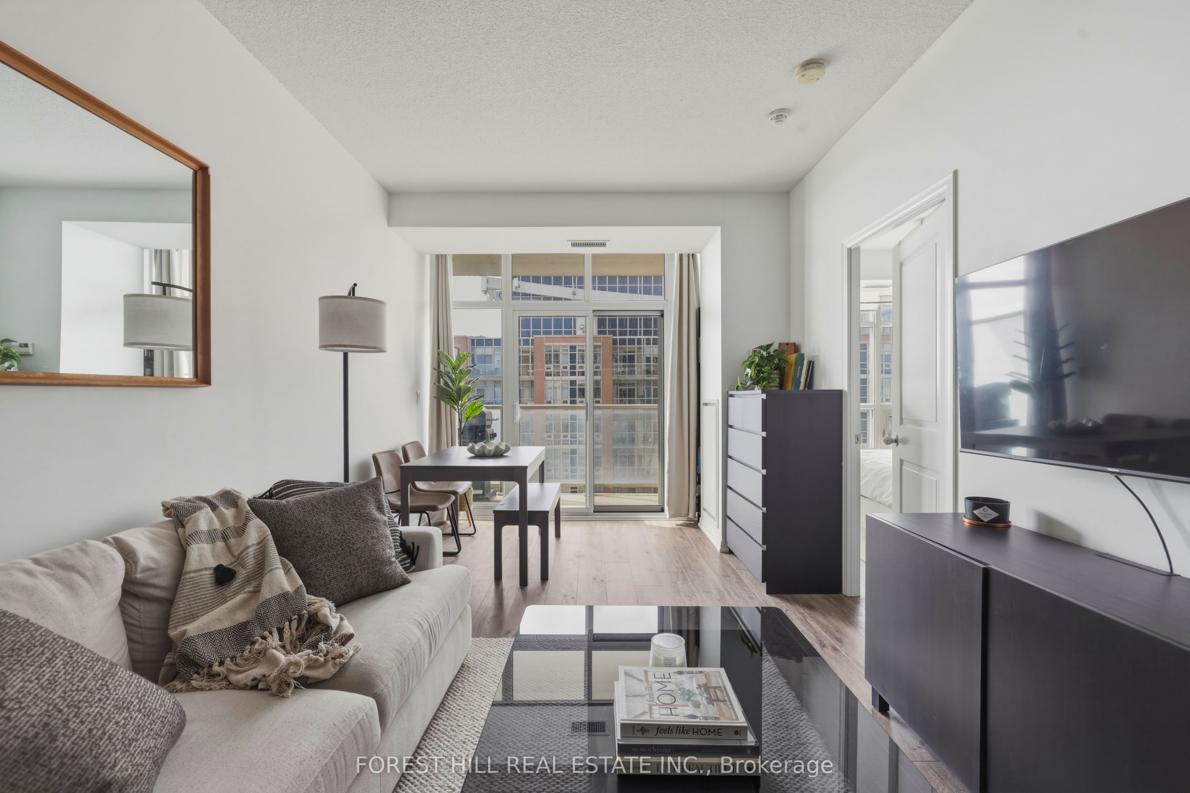 75 East Liberty Street 2207, Toronto, ON M6K 3R3 photo 4