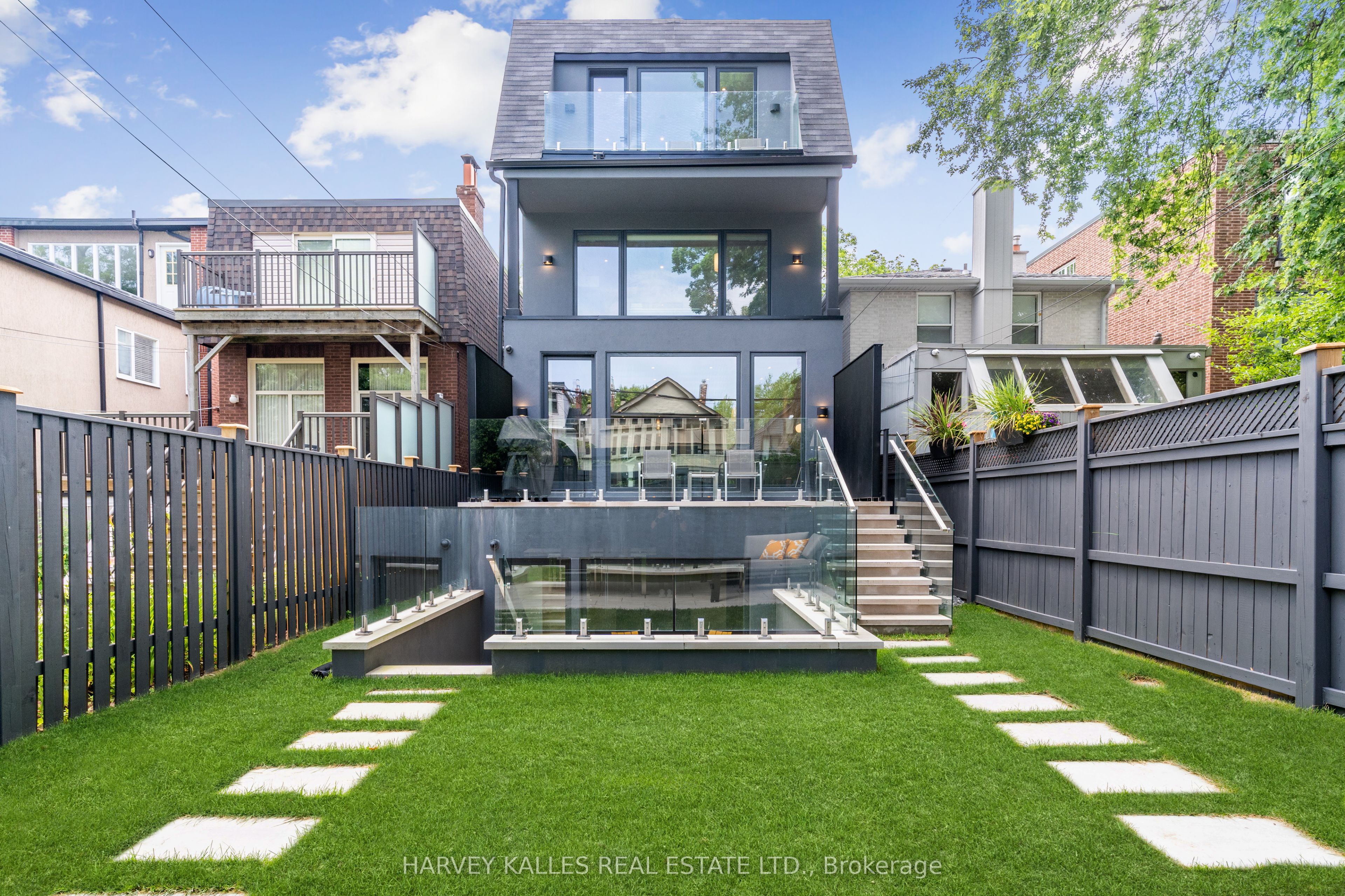 305 Glen Road, Toronto, ON M4W 2X4 photo 3
