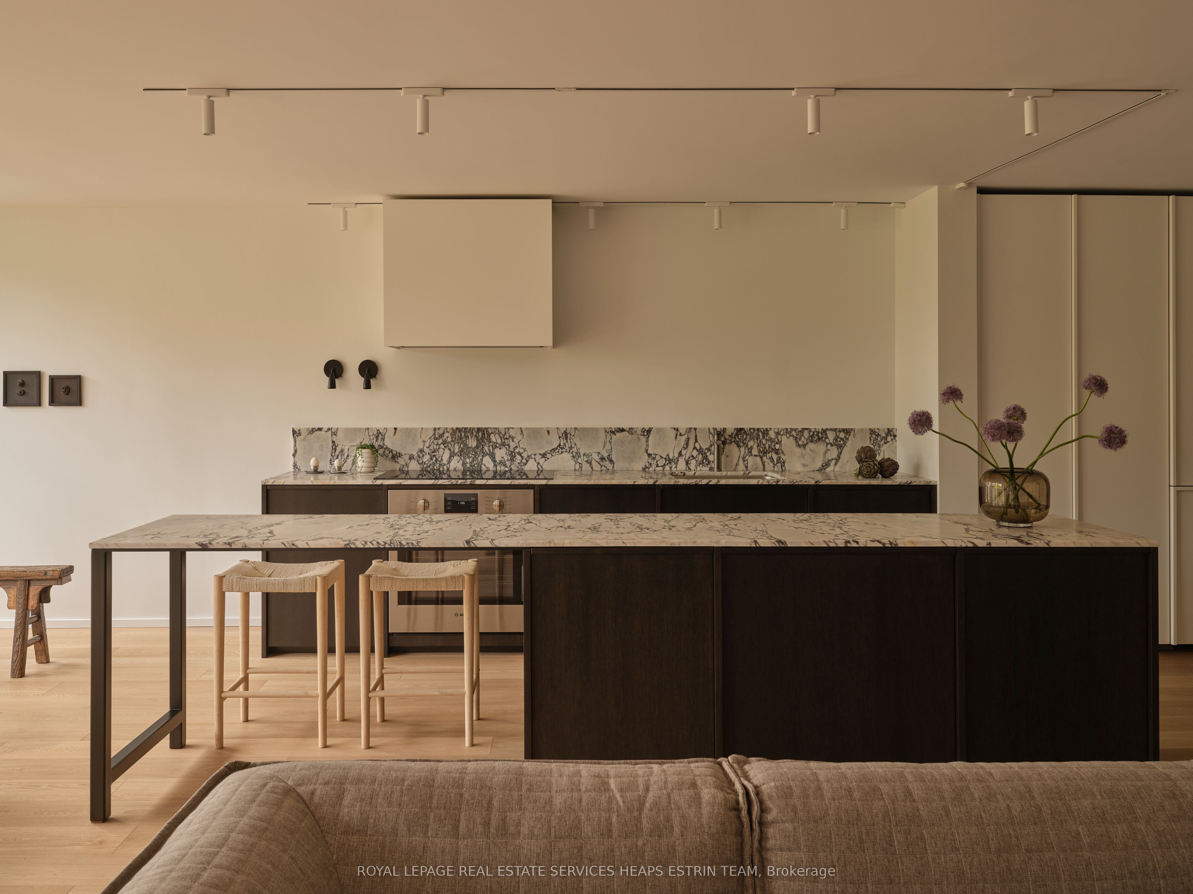 225 Davenport Road 514, Toronto, ON M5R 3R2