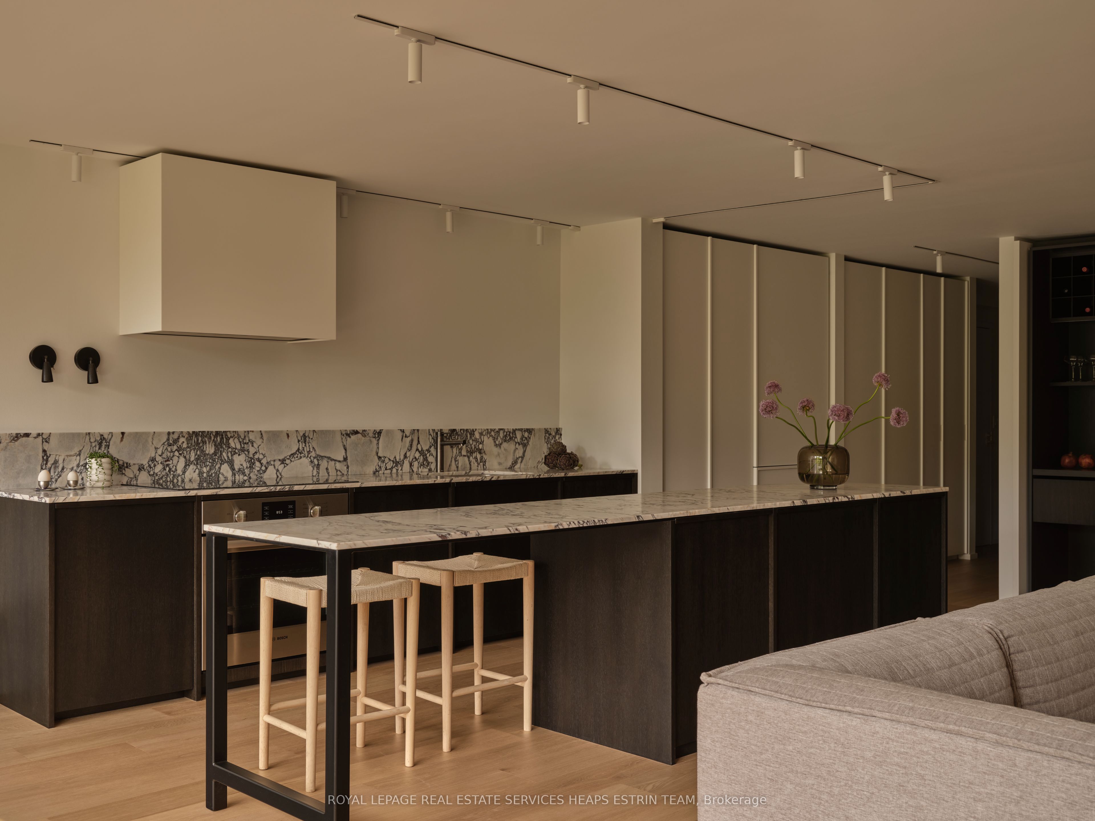 225 Davenport Road 514, Toronto, ON M5R 3R2 photo 3