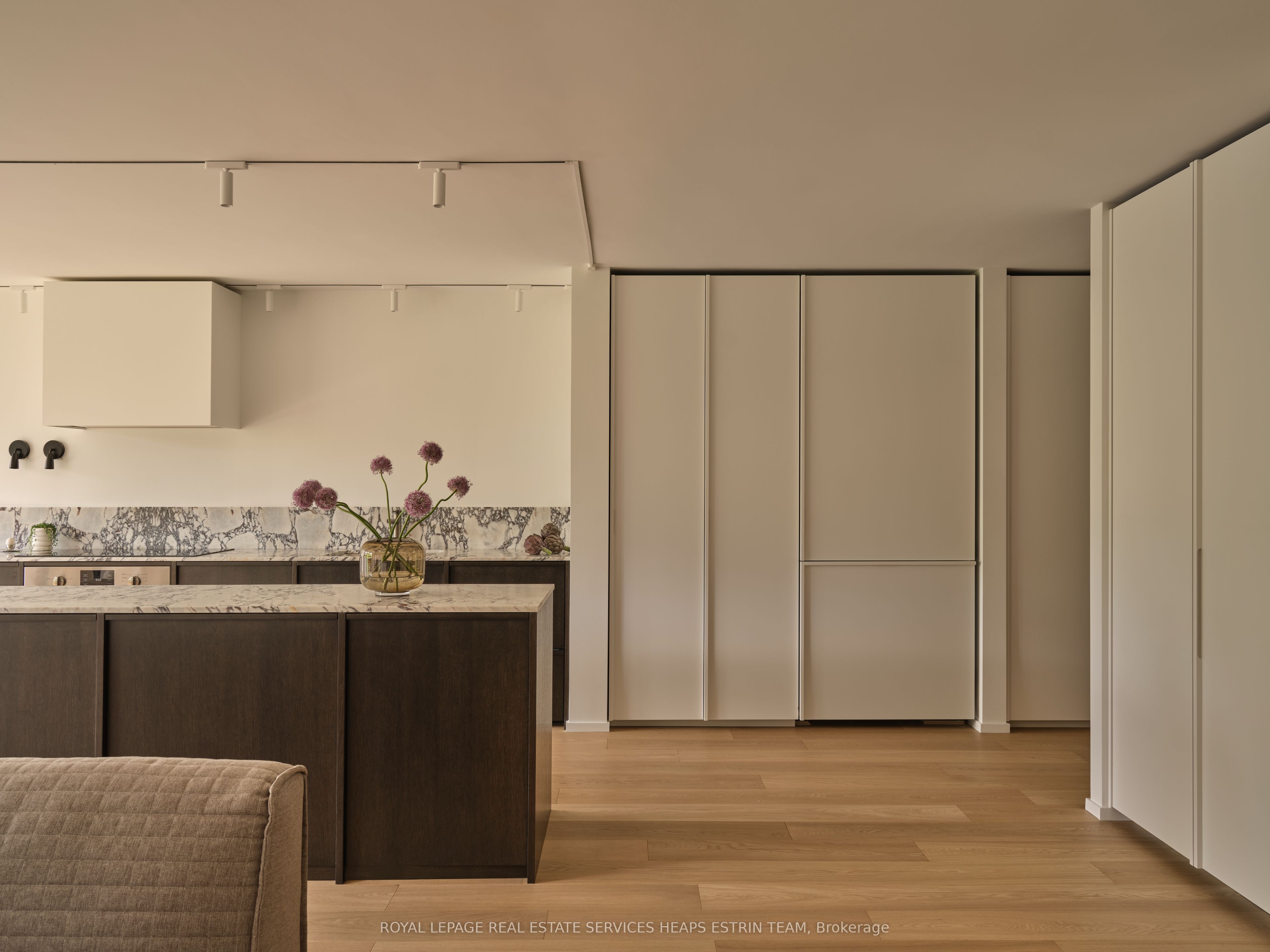 225 Davenport Road 514, Toronto, ON M5R 3R2 photo 4