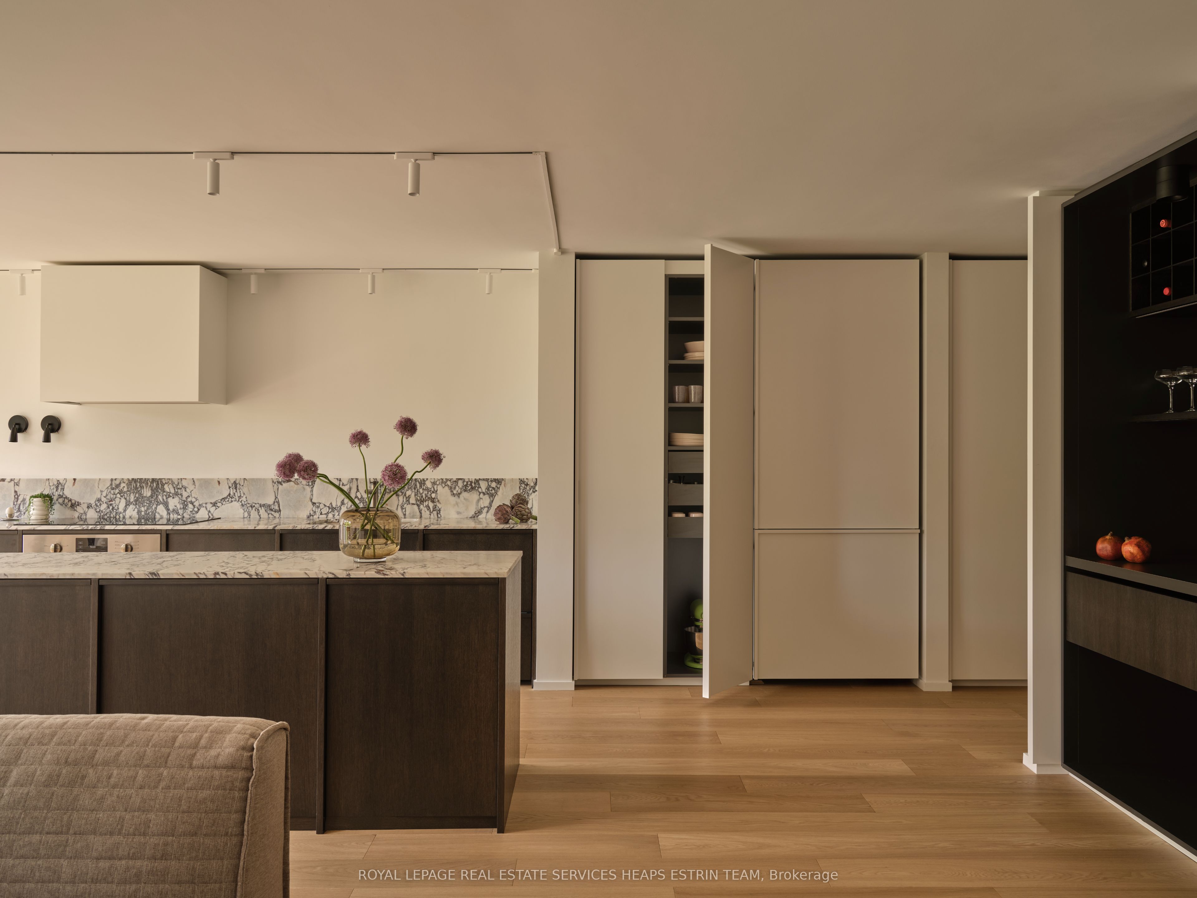 225 Davenport Road 514, Toronto, ON M5R 3R2 photo 5