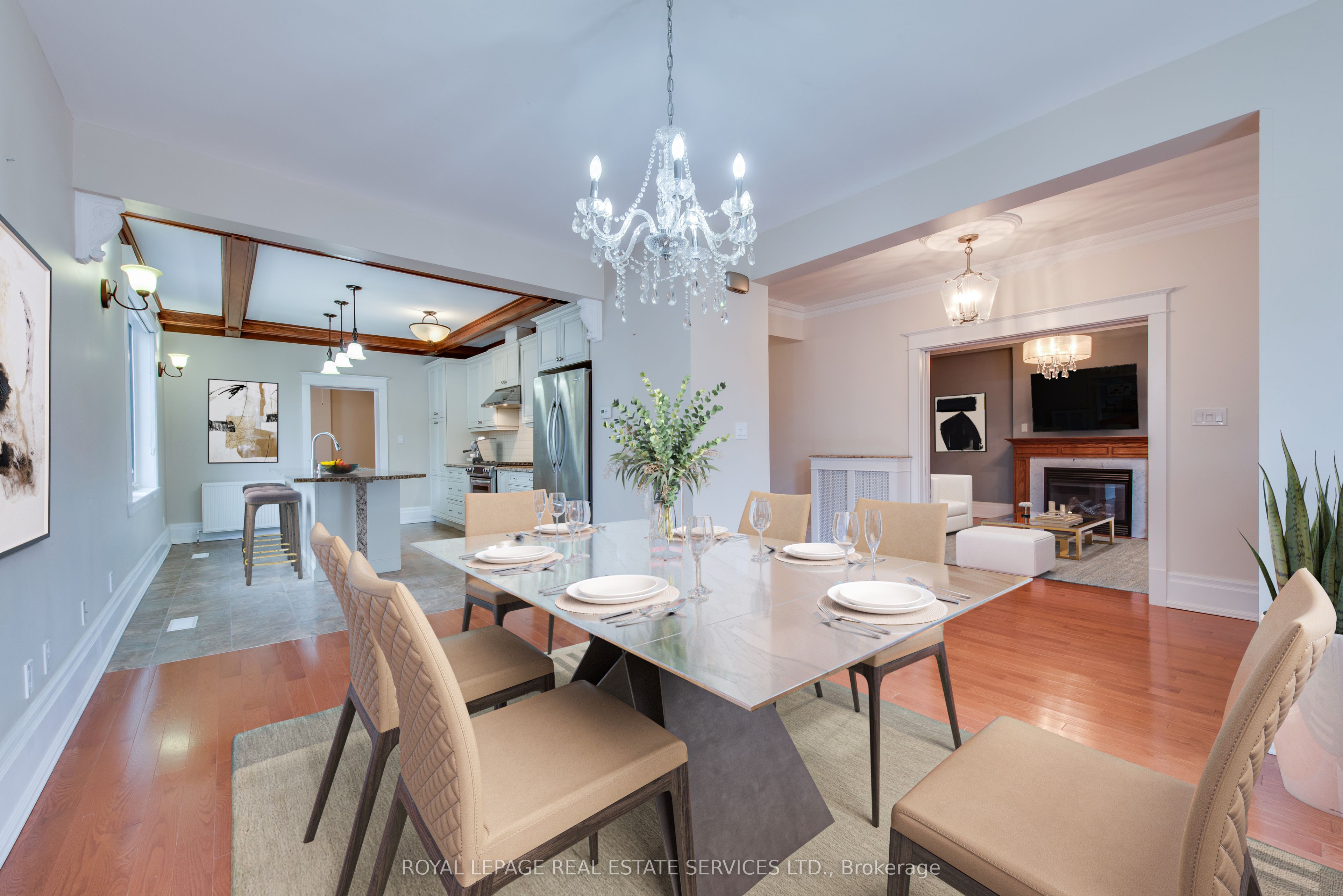 18 Shorncliffe Avenue, Toronto, ON M4V 1T1 photo 5