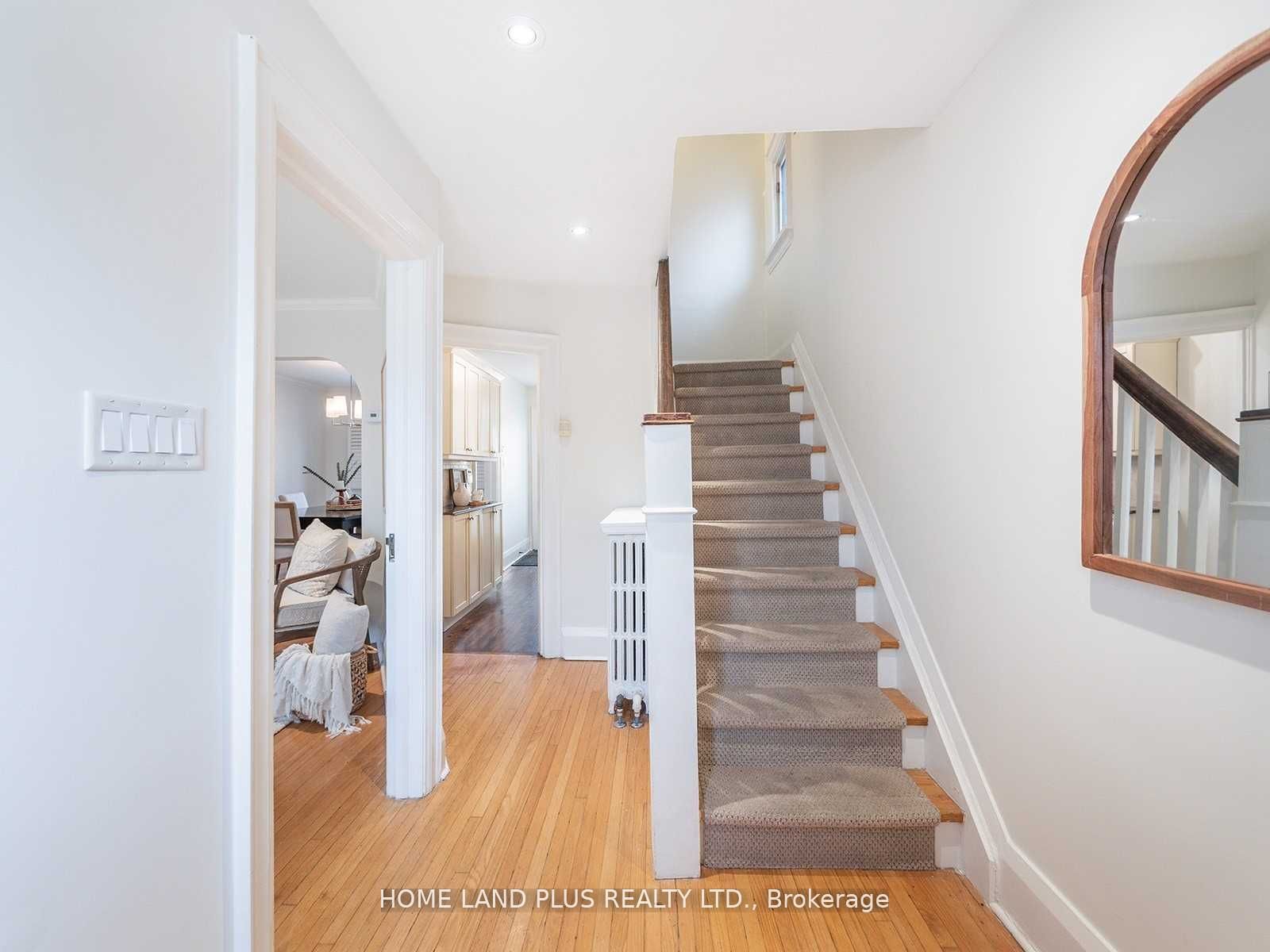 70 Mann Avenue, Toronto, ON M4S 2Y3 photo 2