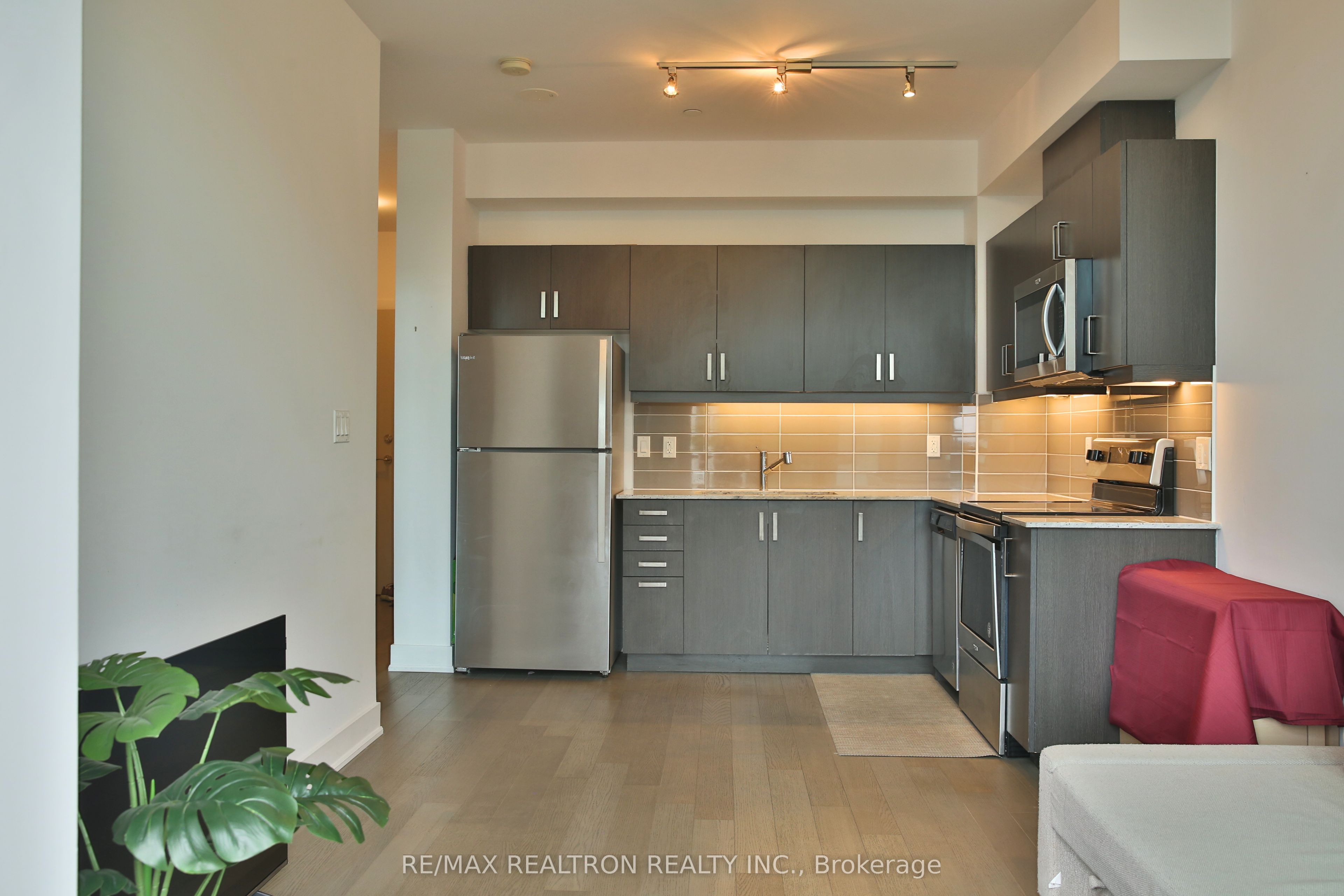 1486 Bathurst Street 303, Toronto, ON M5P 3G9 photo 3