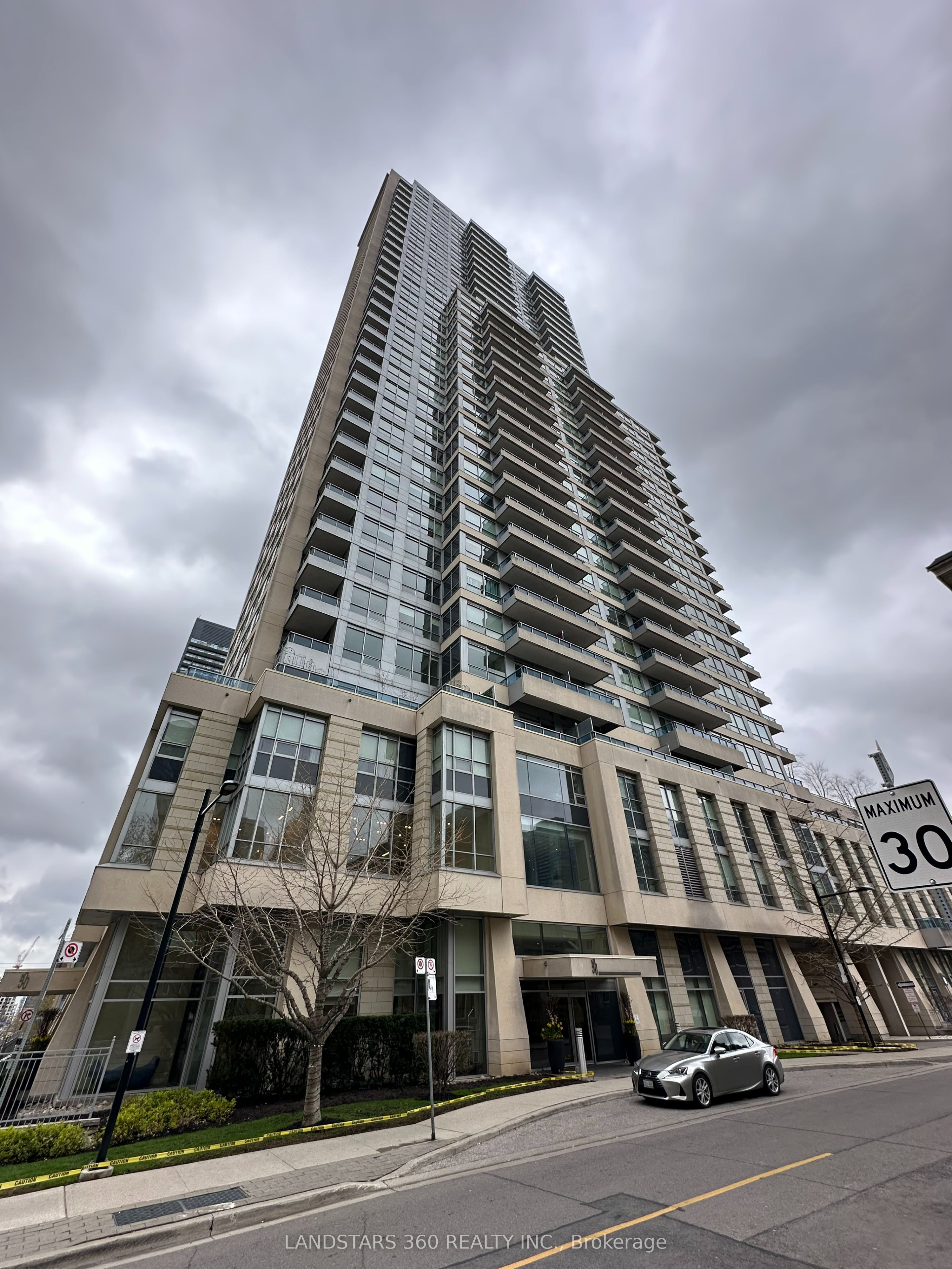 500 Sherbourne Street 1702, Toronto, ON M4X 1L1