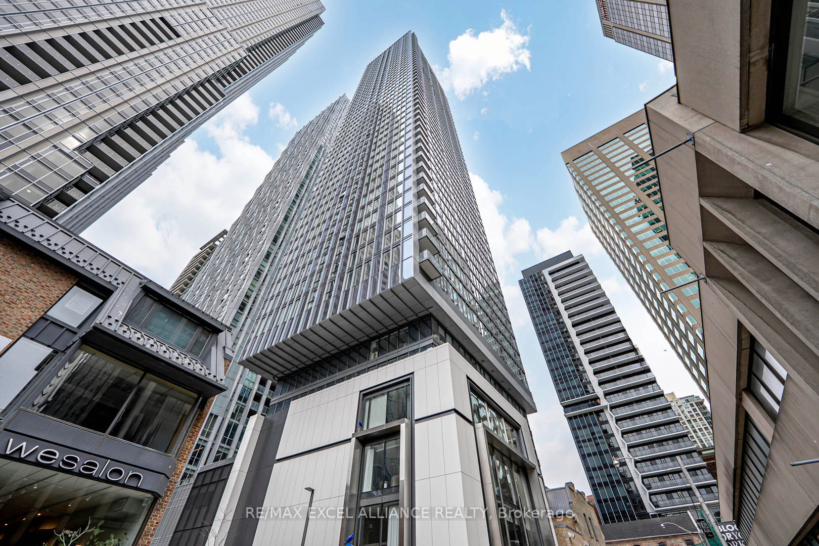8 Cumberland Street 2302, Toronto, ON M4W 0B6