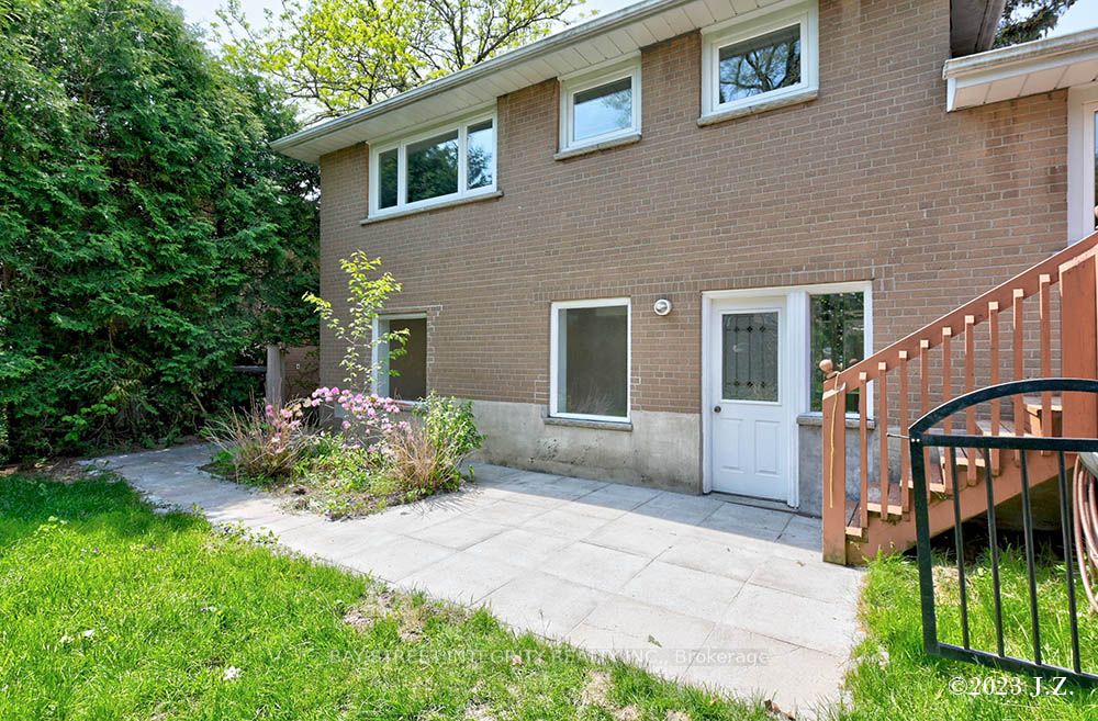 27 Heathview Avenue Lower, Toronto, ON M2K 2C2 photo 2