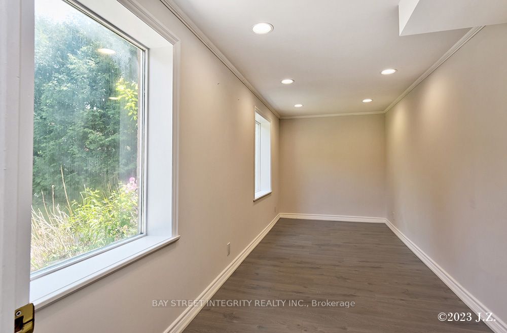 27 Heathview Avenue Lower, Toronto, ON M2K 2C2 photo 5