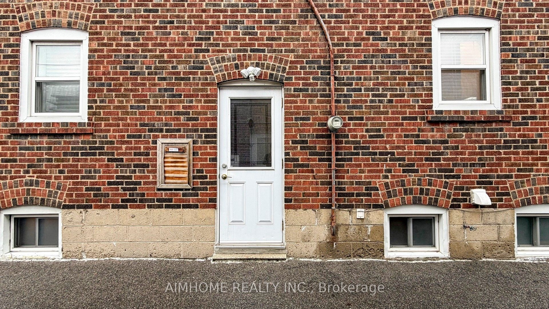 39 Brentcliffe Road, Toronto, ON M4G 3Y4 photo 2