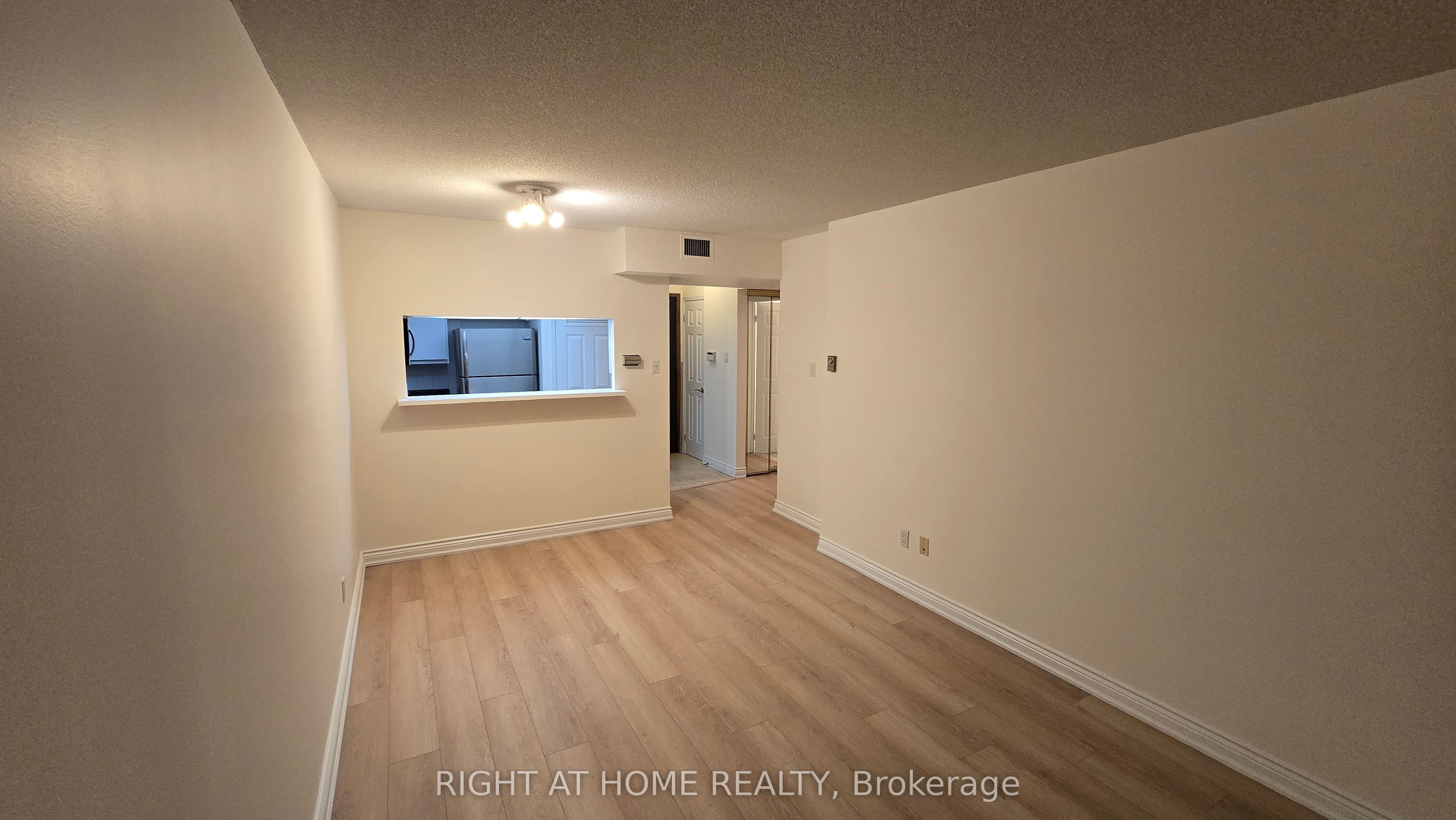 7 Broadway Avenue 311, Toronto, ON M4P 3C5 photo 3