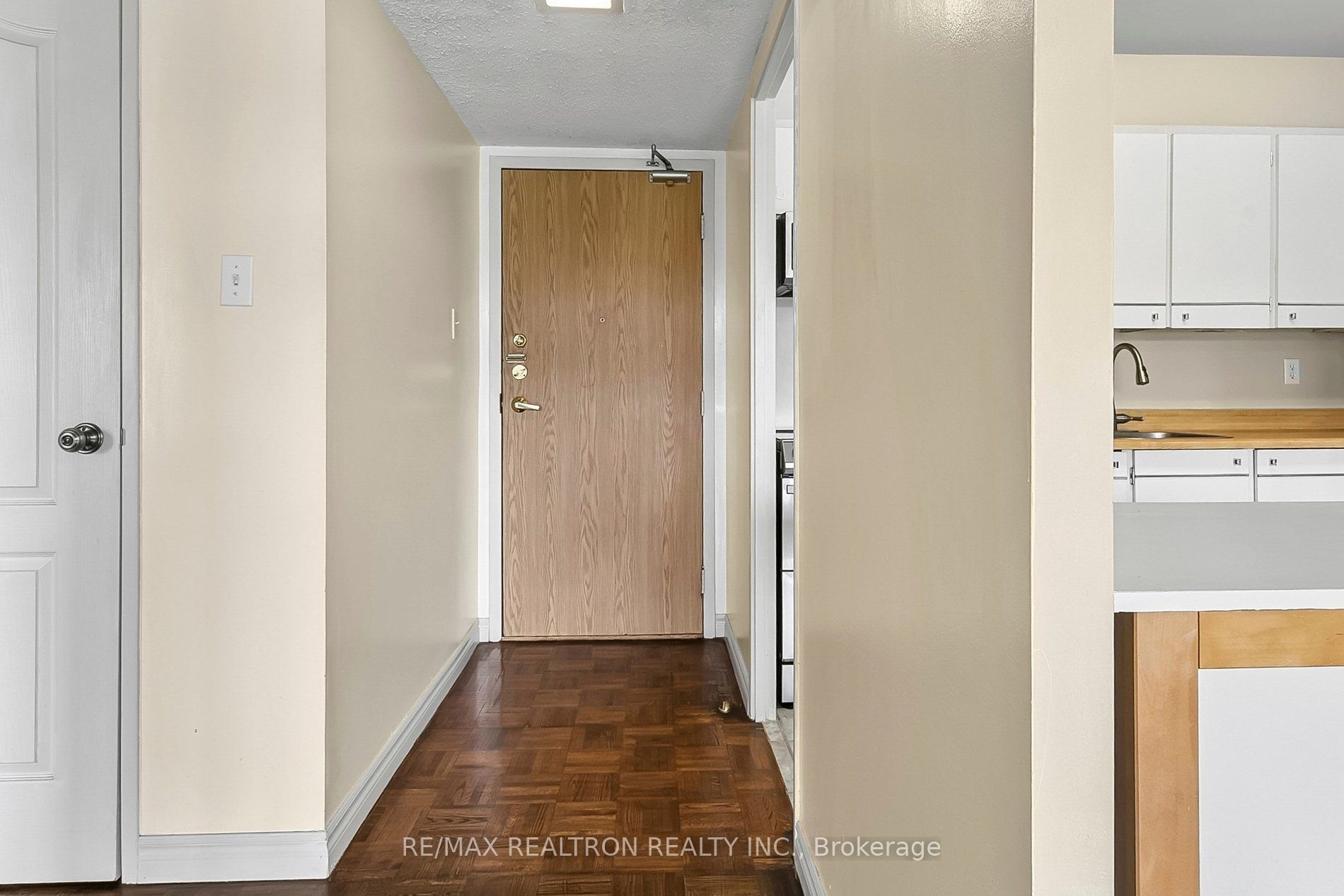 10 Fashion Roseway N/A 306, Toronto, ON M2N 6B6 photo 4