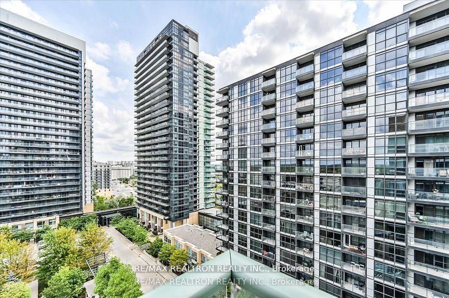 15 Singer Court 1110, Toronto, ON M2K 0B4 photo 2