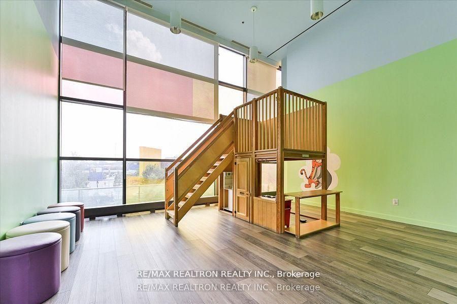 15 Singer Court 1110, Toronto, ON M2K 0B4 photo 3