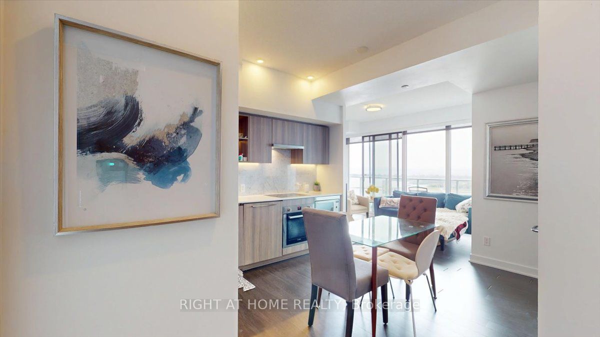 19 Bathurst Street 3011, Toronto, ON M5V 0N2 photo 4