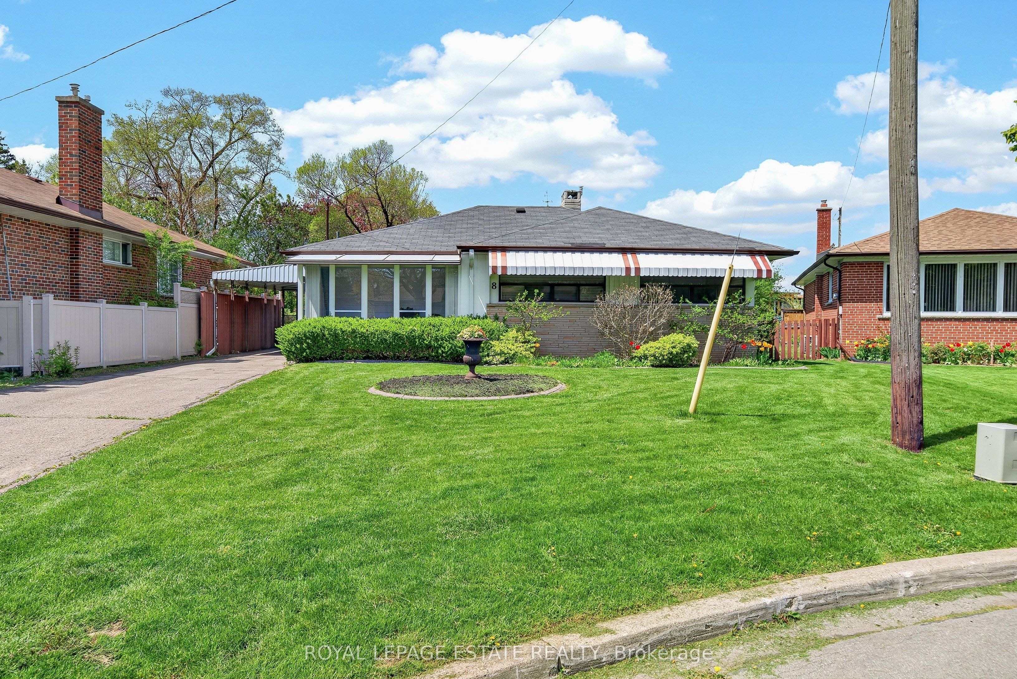 8 Wallbridge Court, Toronto, ON M2R 1W1 photo 2