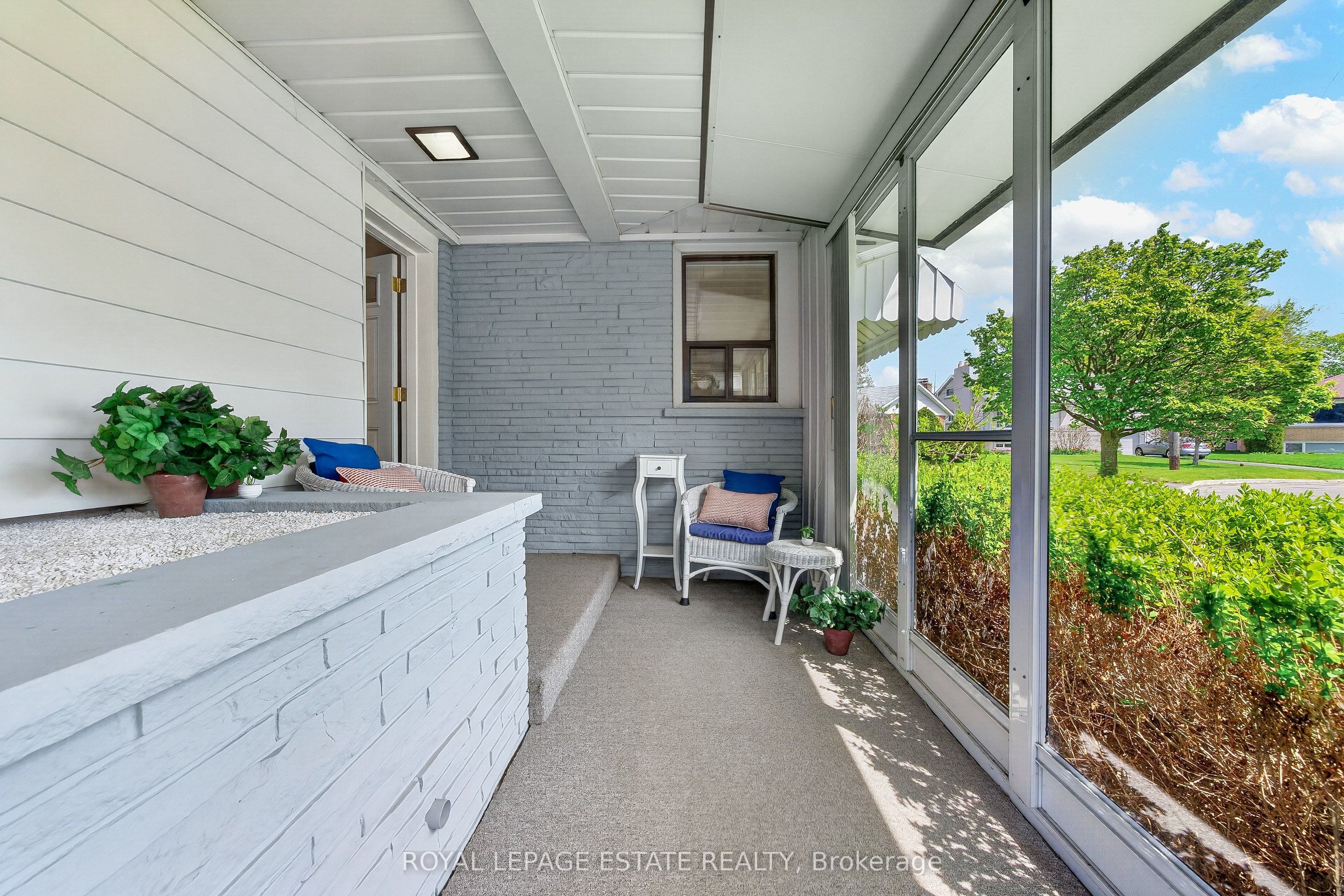 8 Wallbridge Court, Toronto, ON M2R 1W1 photo 3