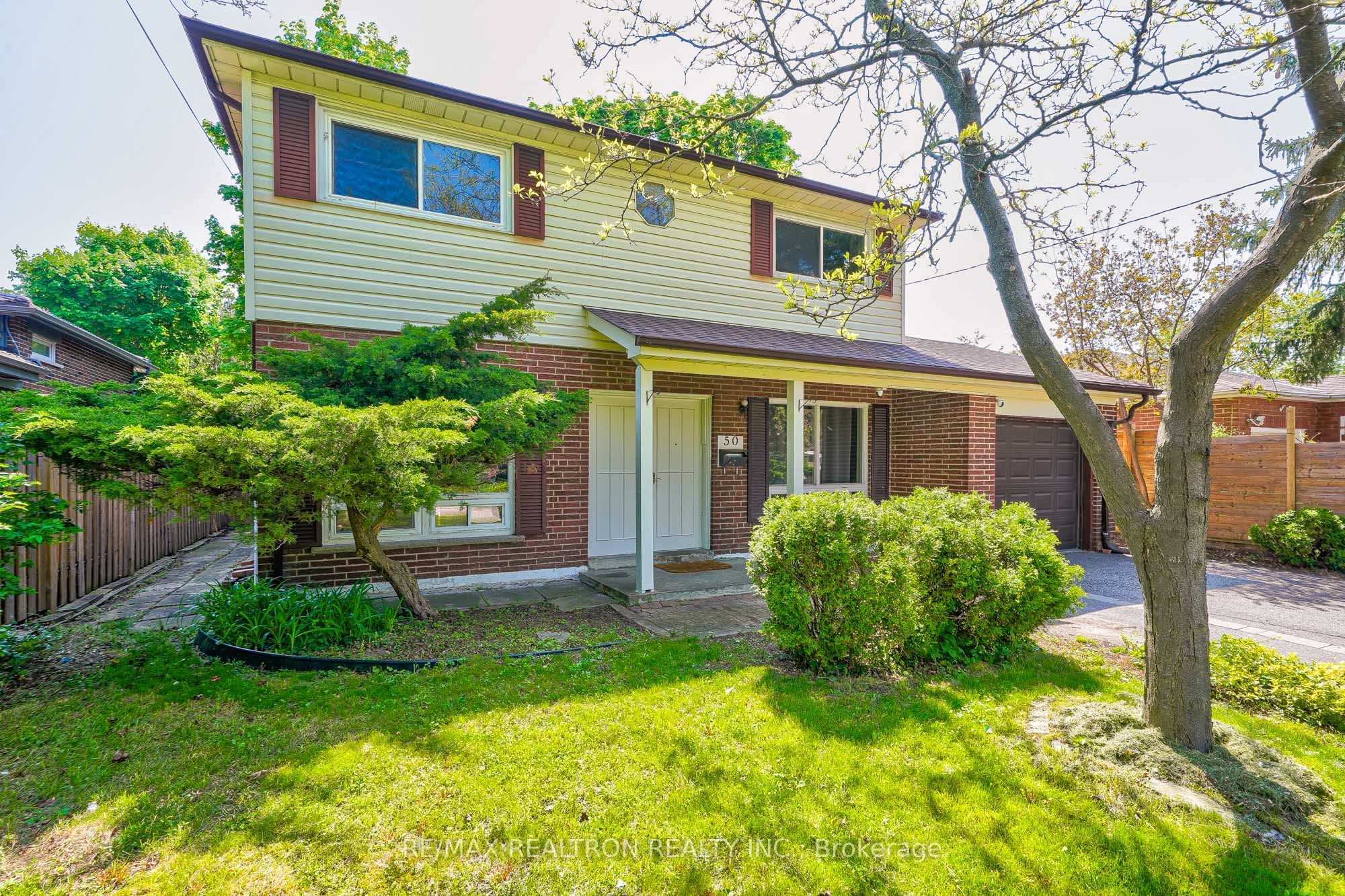 50 Axsmith Crescent, Toronto, ON M2J 3K3 photo 2