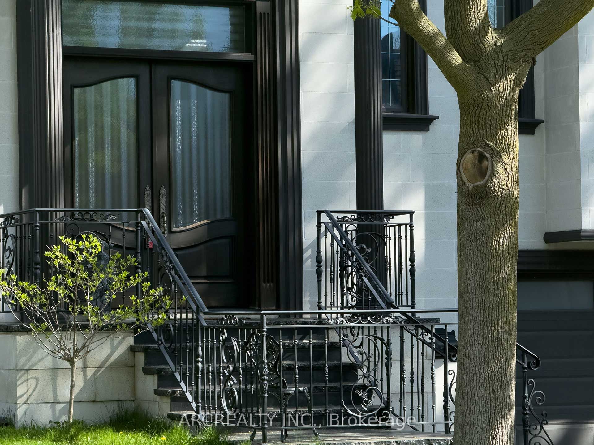 188 Alfred Avenue, Toronto, ON M2N 3J4 photo 2