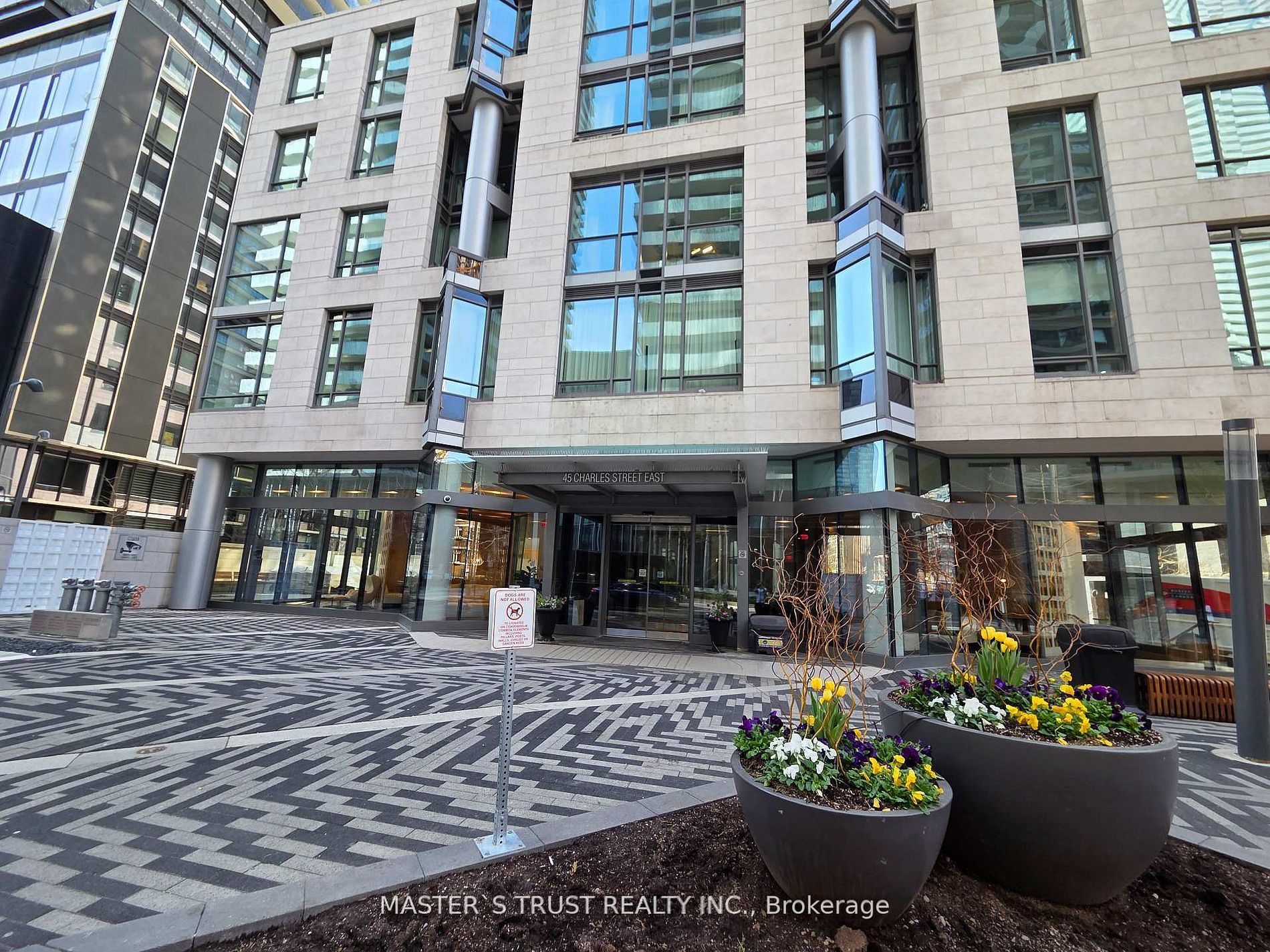 45 Charles Street S 310, Toronto, ON M4Y 0B8 photo 3