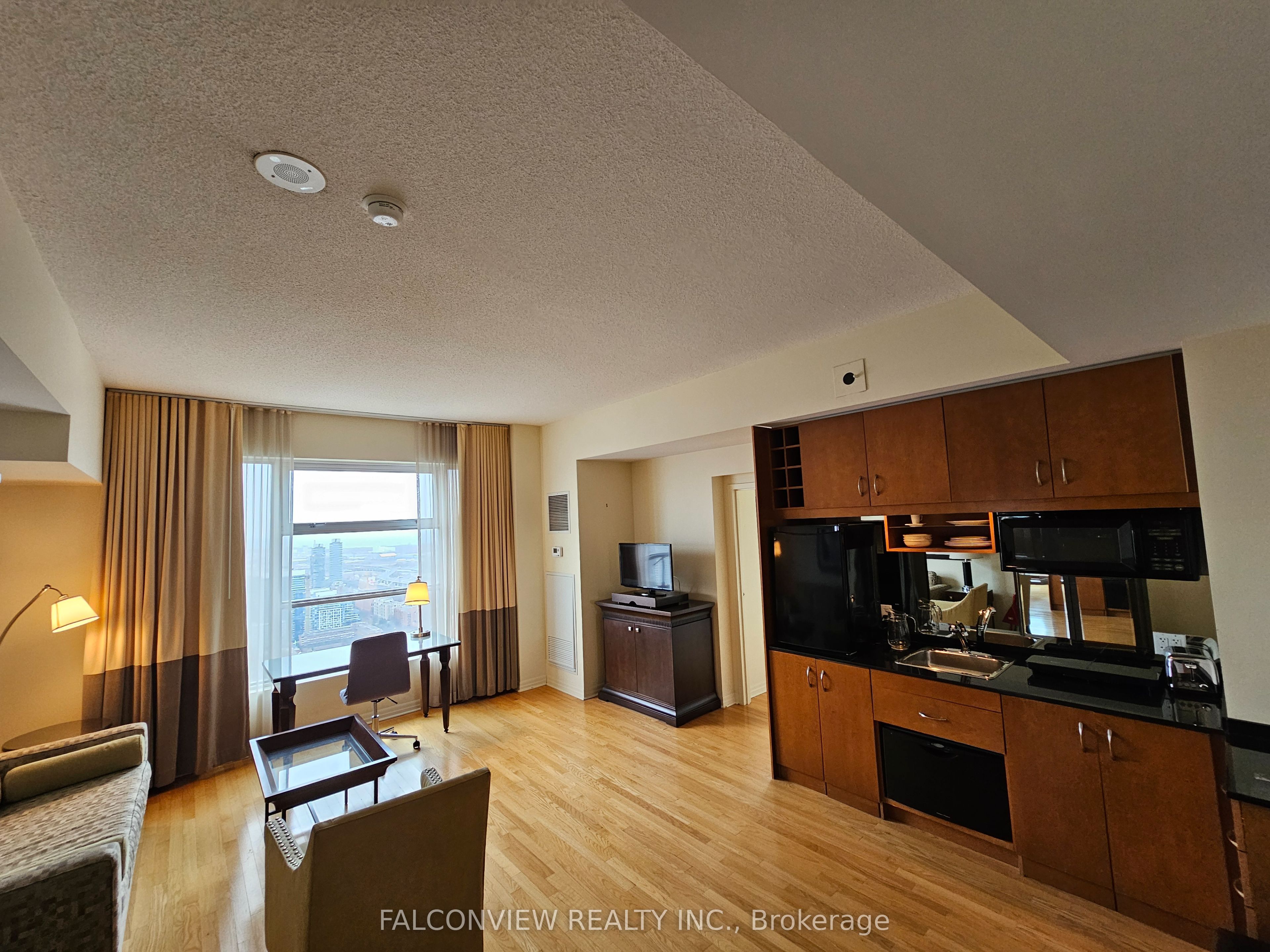 1 King Street W 4606, Toronto, ON M5H 1A1 photo 3