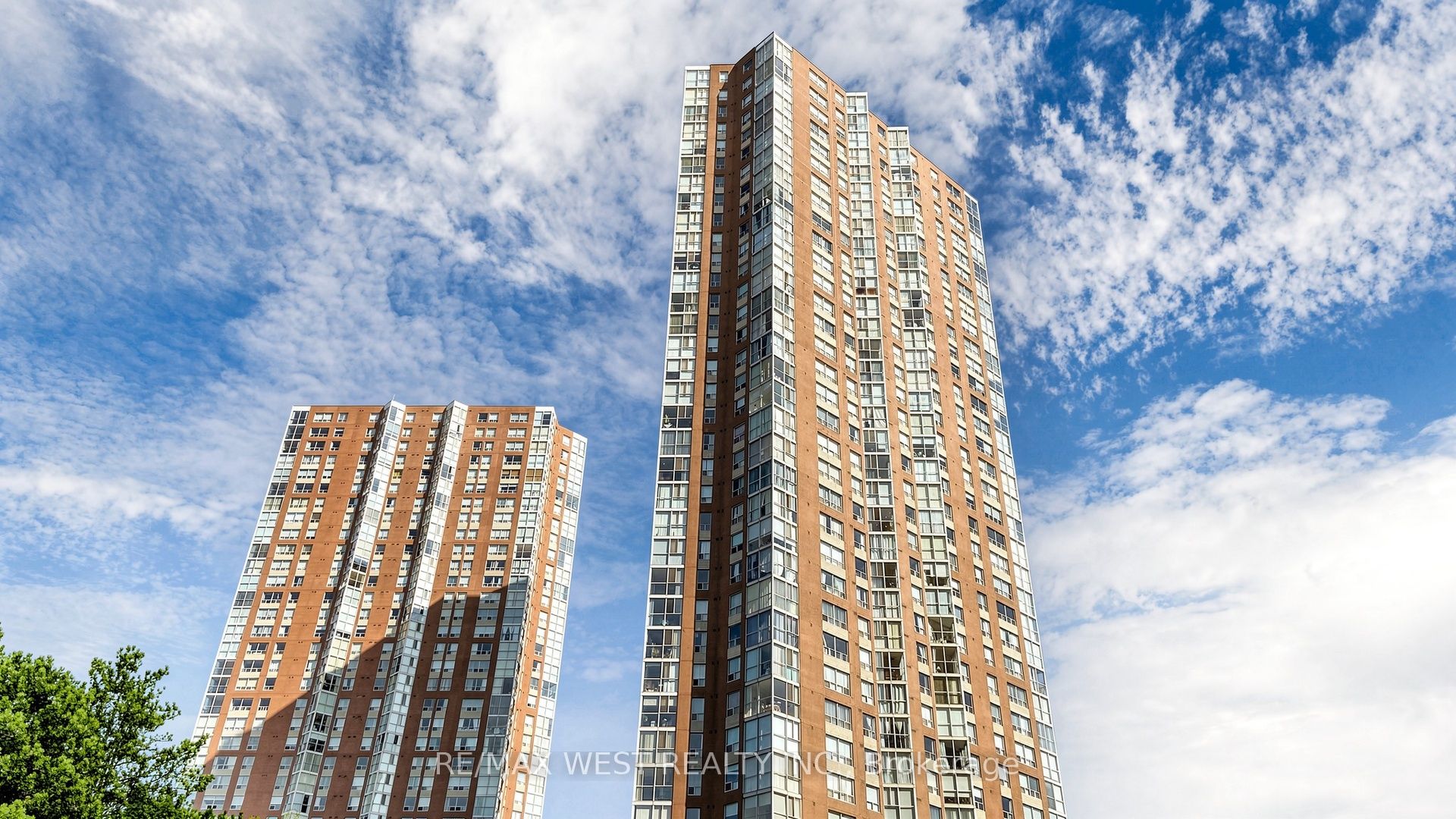 5 Concorde Place 1302, Toronto, ON M3C 3M8 photo 2