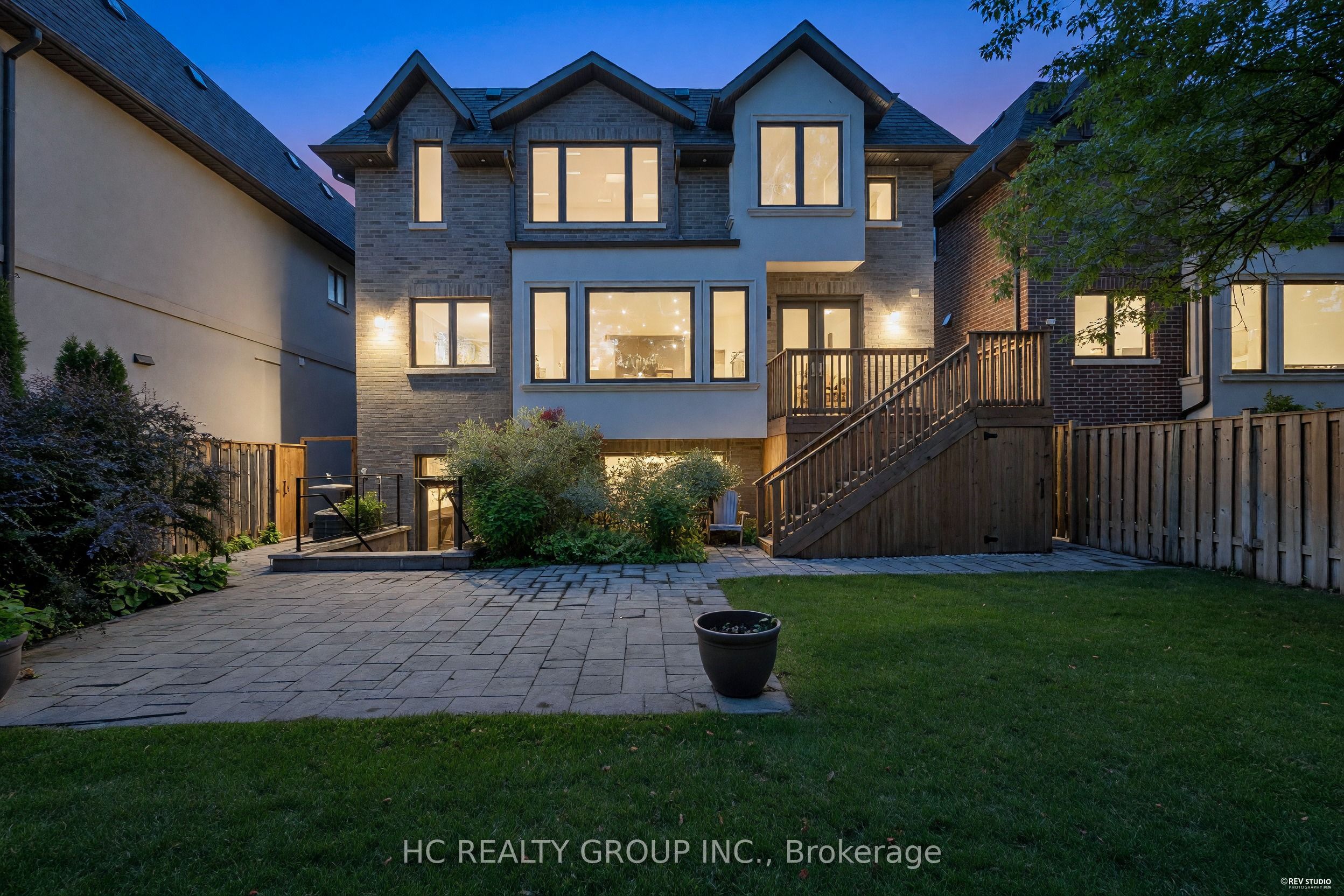 92 Glen Rush Boulevard, Toronto, ON M5N 2V1 photo 3