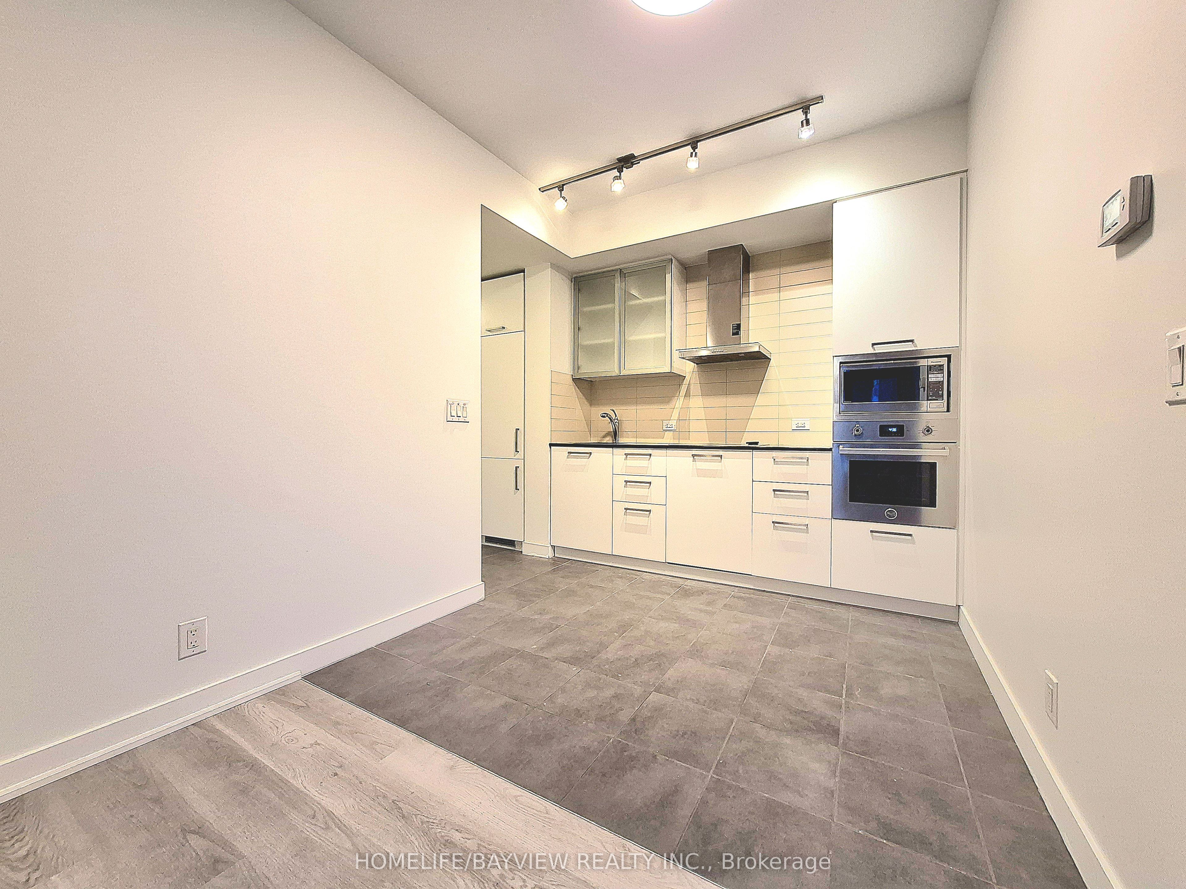14 York Street 1305, Toronto, ON M5J 2Z2 photo 5