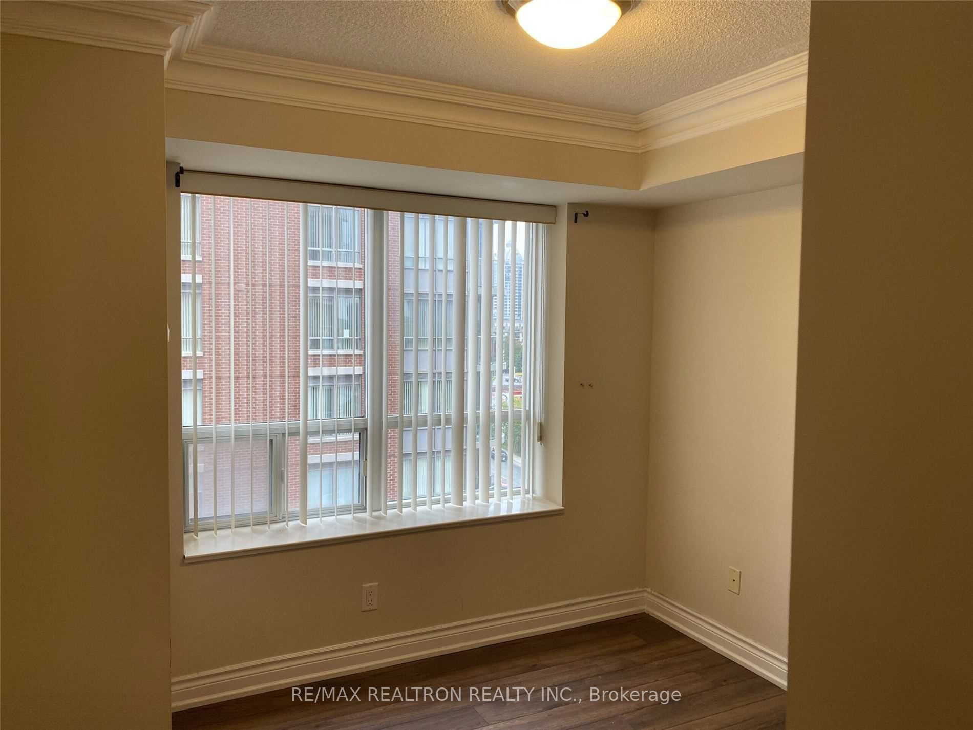 2 Clairtrell Road 1010, Toronto, ON M2N 7H5 photo 4