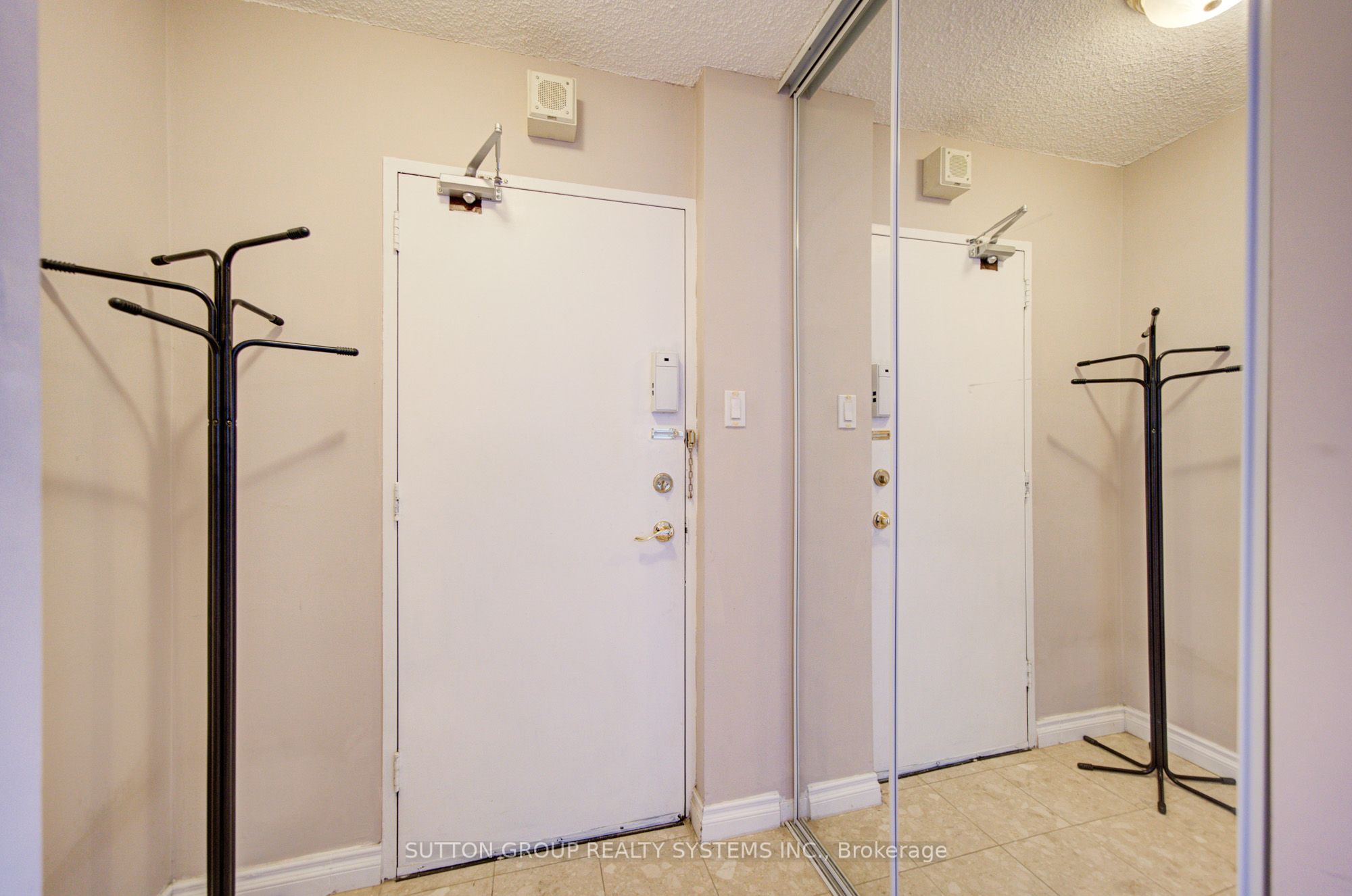 10 Muirhead Road 806, Toronto, ON M2J 4P9 photo 3