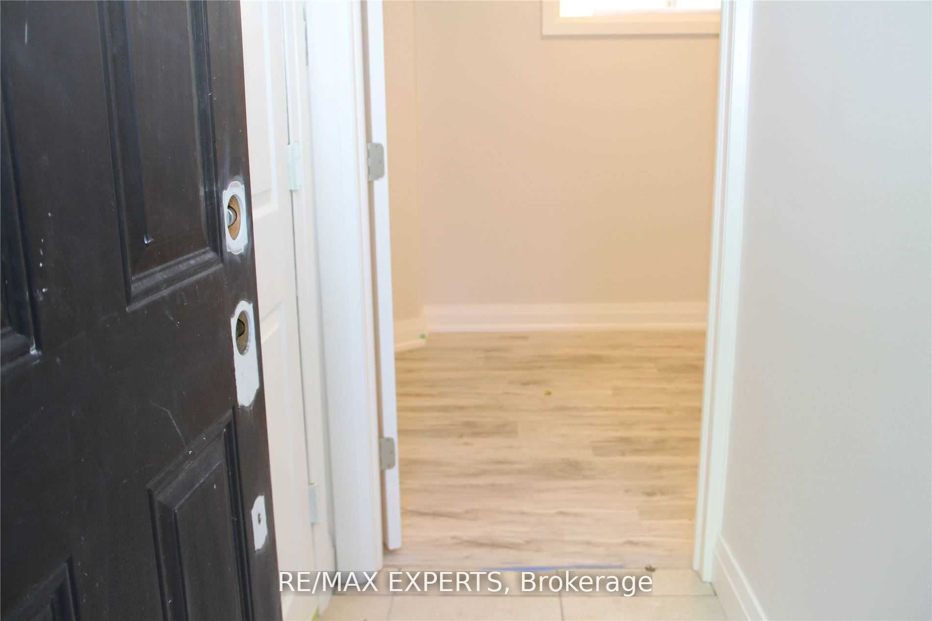 599 Glencairn Avenue Bsmt, Toronto, ON M6B 1Z6 photo 3