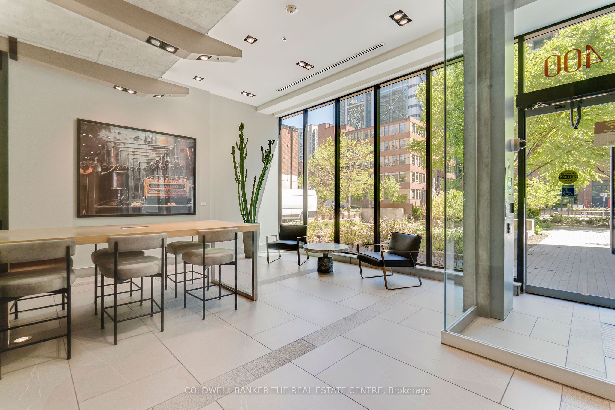 400 Wellington Street W 802, Toronto, ON M5V 0B5 photo 3
