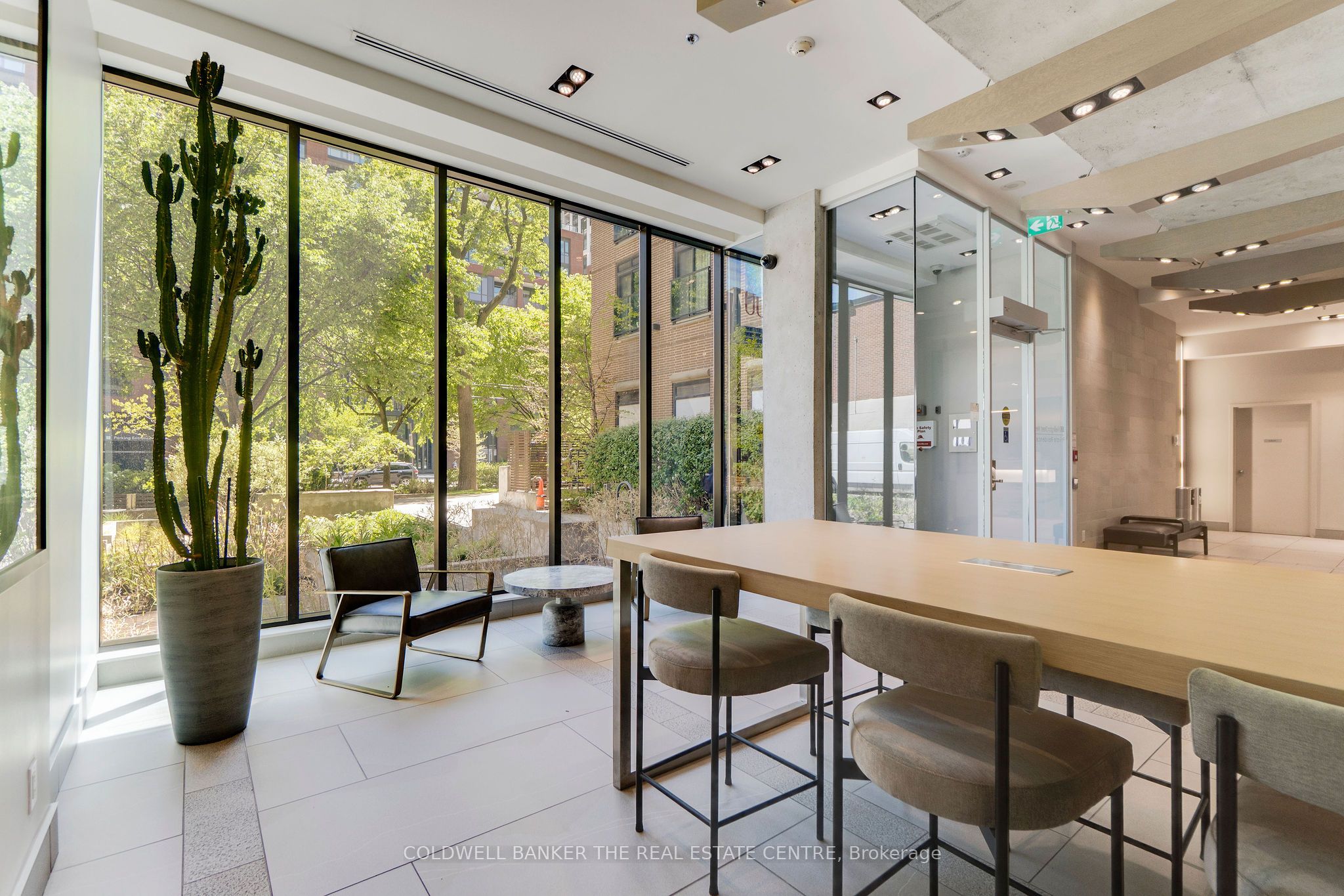 400 Wellington Street W 802, Toronto, ON M5V 0B5 photo 5
