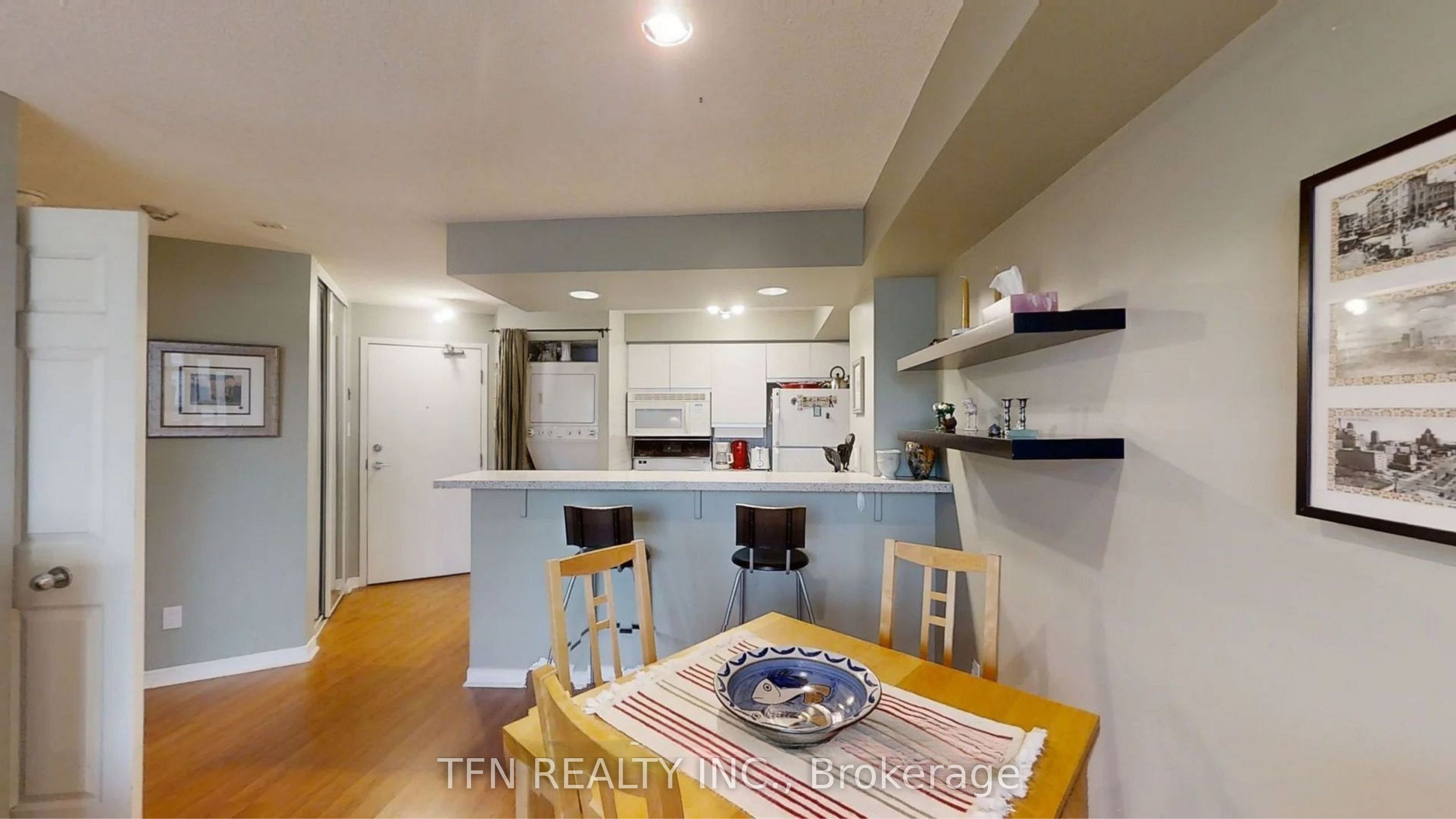 801 King Street W 712, Toronto, ON M5V 3C9 photo 3