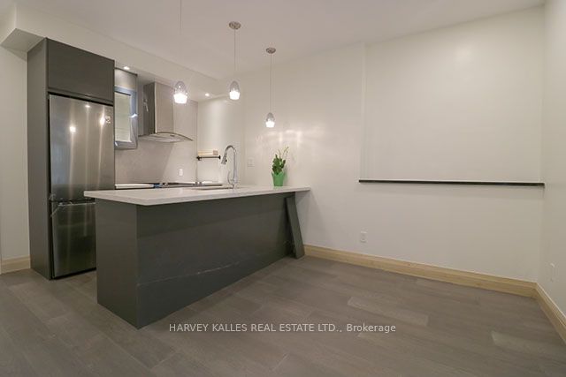 488 Lansdowne Avenue Main, Toronto, ON M6H 3Y3