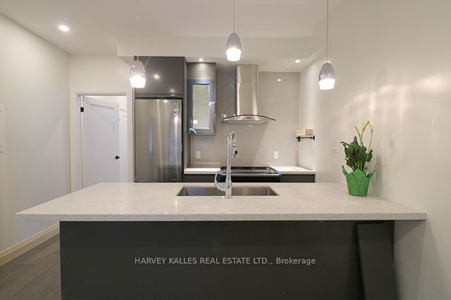 488 Lansdowne Avenue Main, Toronto, ON M6H 3Y3 photo 2
